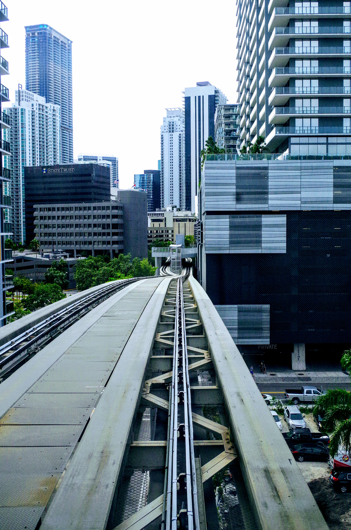 smc PENTAX-DA L 18-55mm F3.5-5.6 sample photo. Metromover miami photography