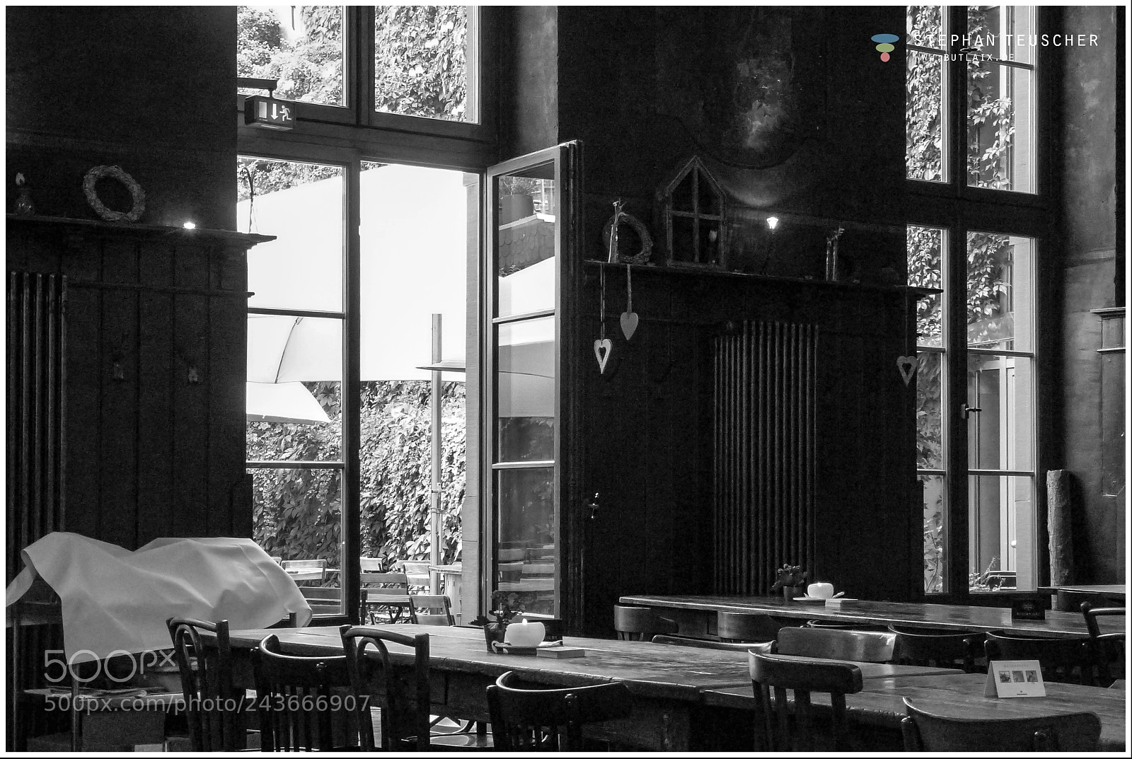 Panasonic Lumix DMC-FZ28 sample photo. Im brauhaus in the photography