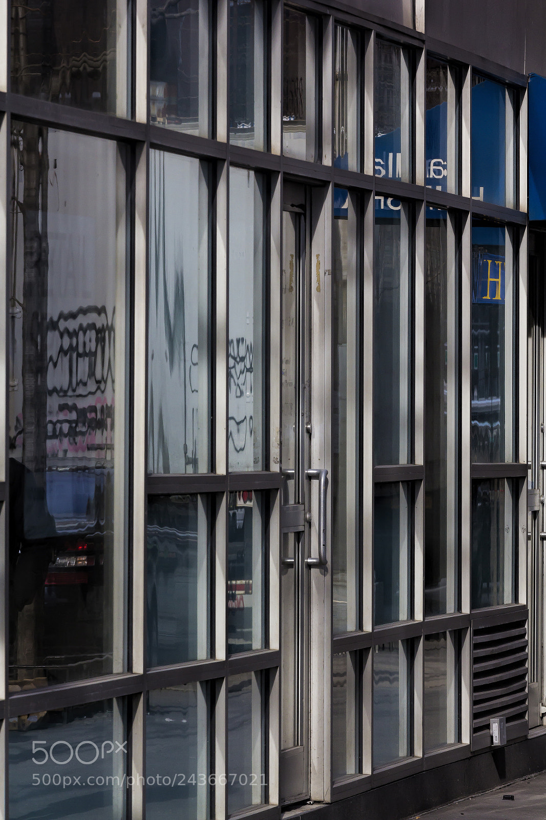 Canon EOS 60D sample photo. Reflective store windows photography