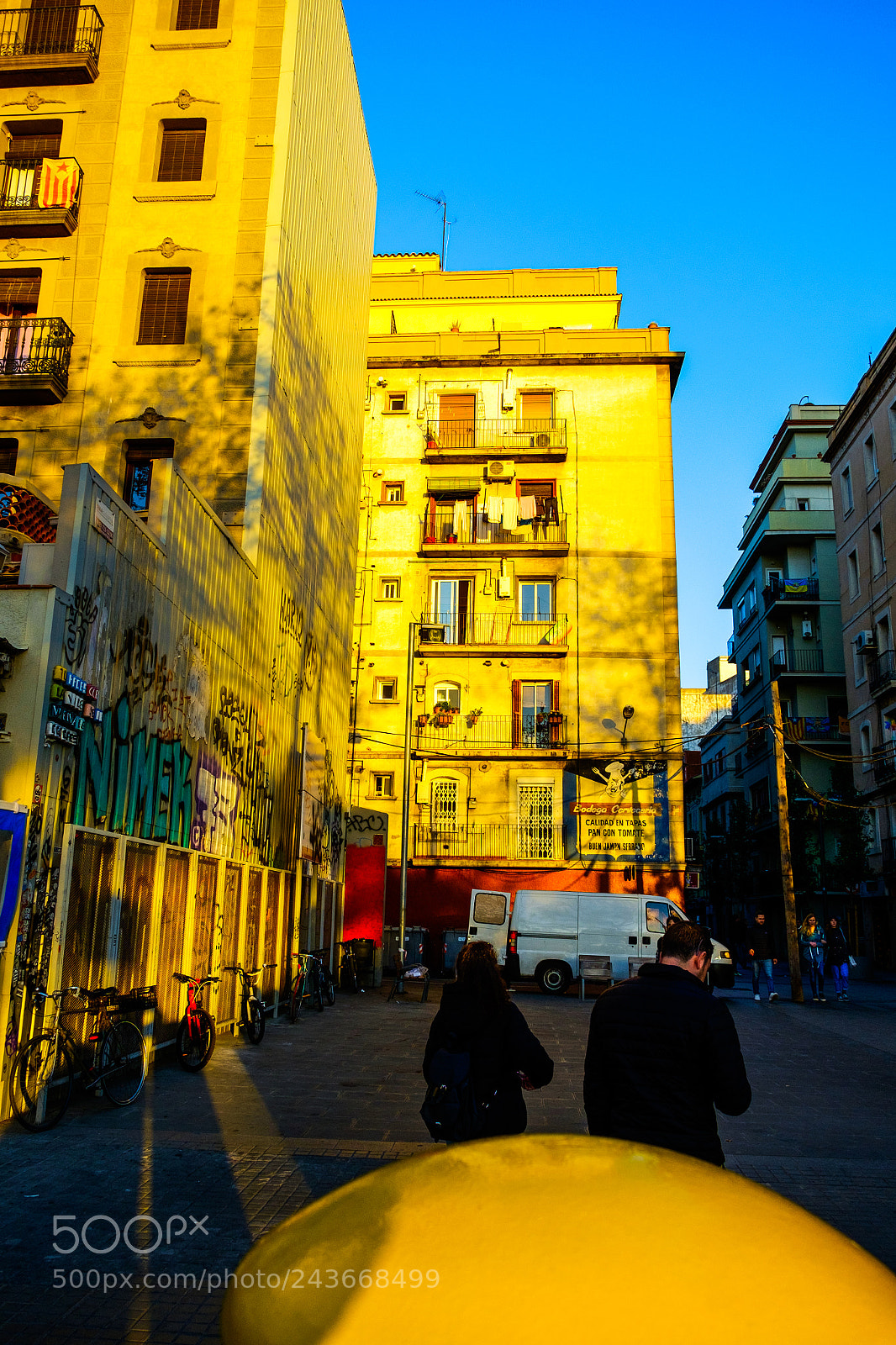 Fujifilm X-T10 sample photo. Bright yellow. barcelona. photography
