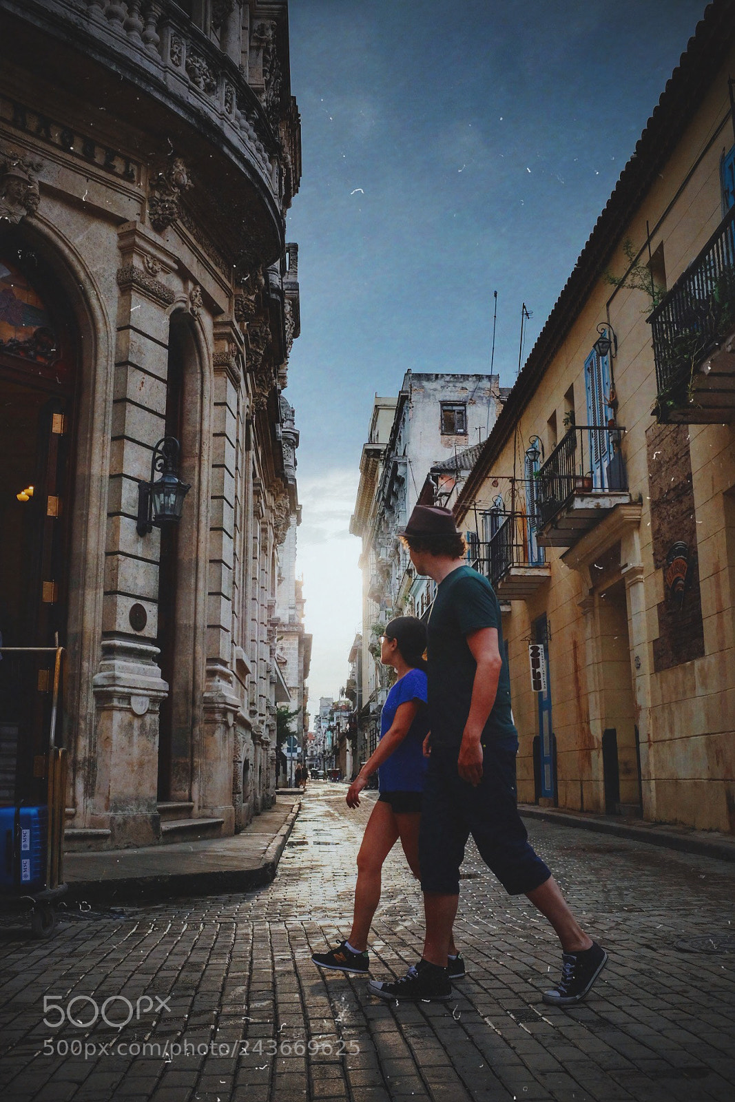 Fujifilm X100S sample photo. Hand in hand photography