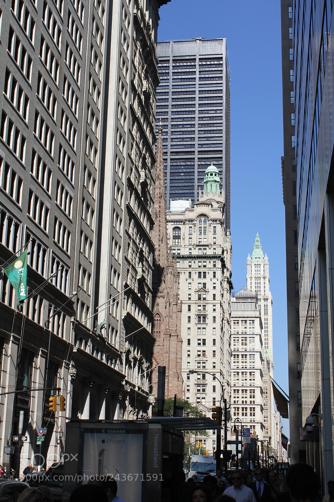 Canon EOS 550D (EOS Rebel T2i / EOS Kiss X4) sample photo. Broadway, city, street, photography