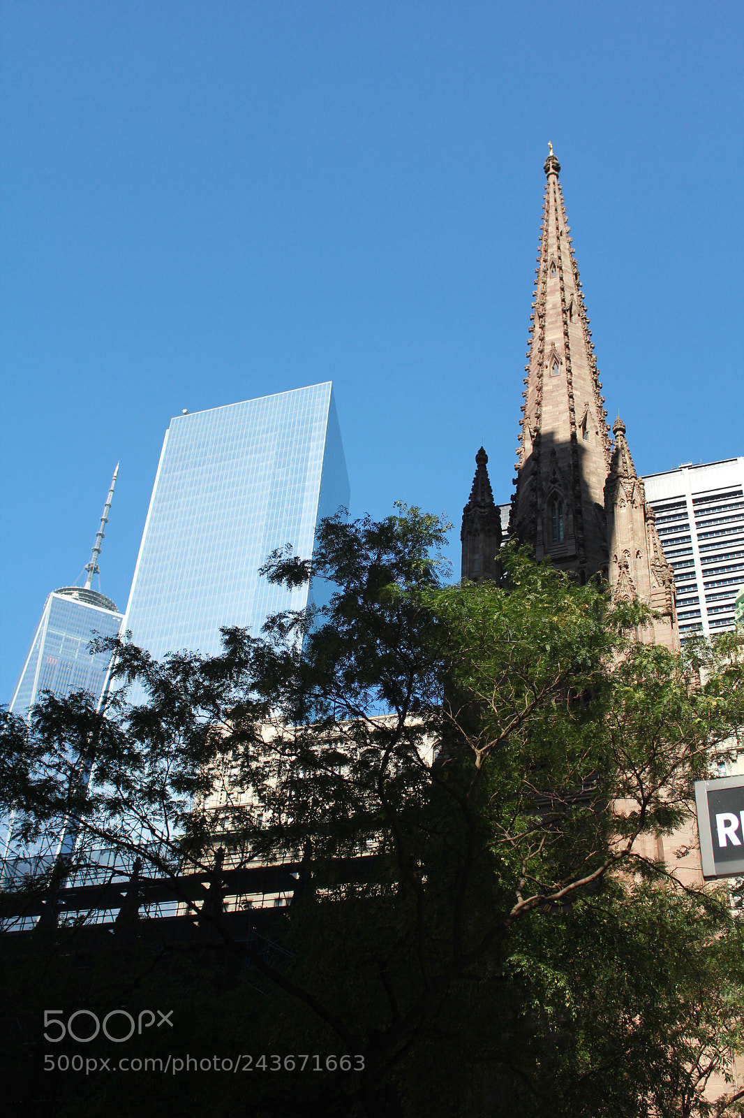 Canon EOS 550D (EOS Rebel T2i / EOS Kiss X4) sample photo. Broadway, city, street, photography