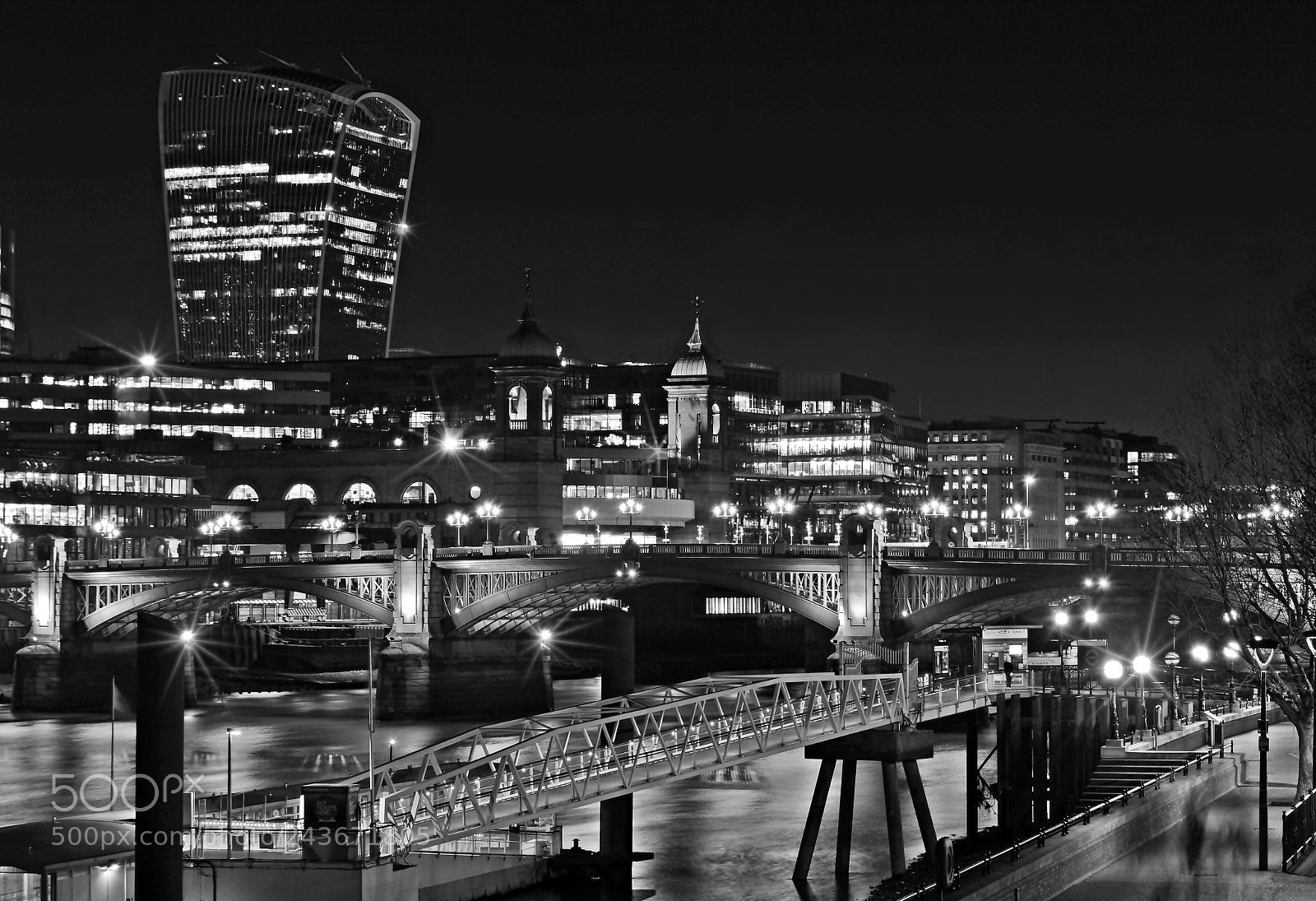 Nikon D3200 sample photo. London bw photography