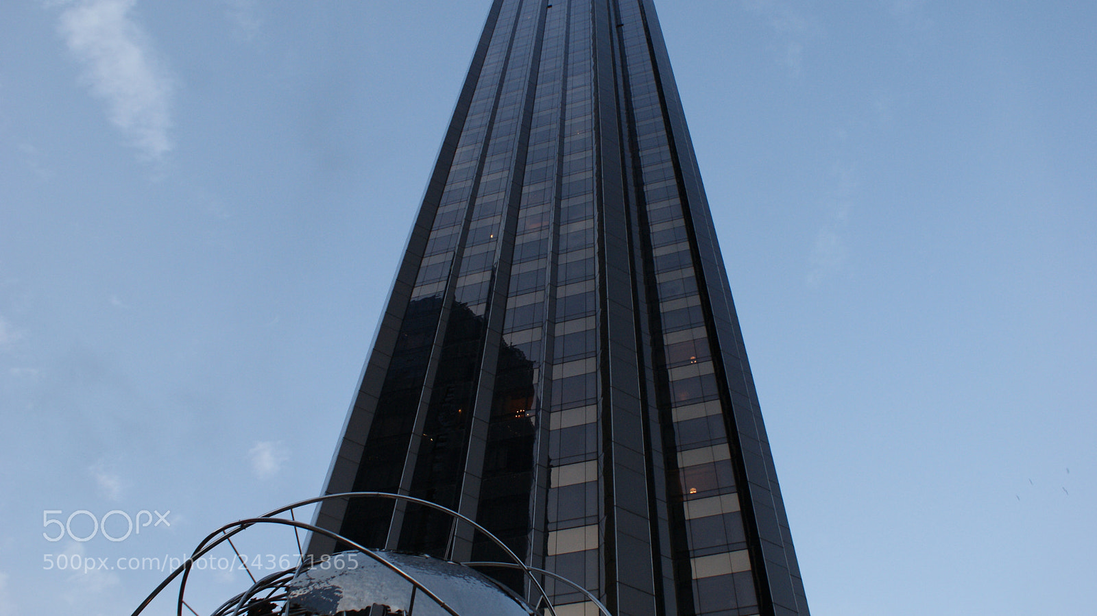 Sony DT 18-70mm F3.5-5.6 sample photo. Blue skyscraper. photography