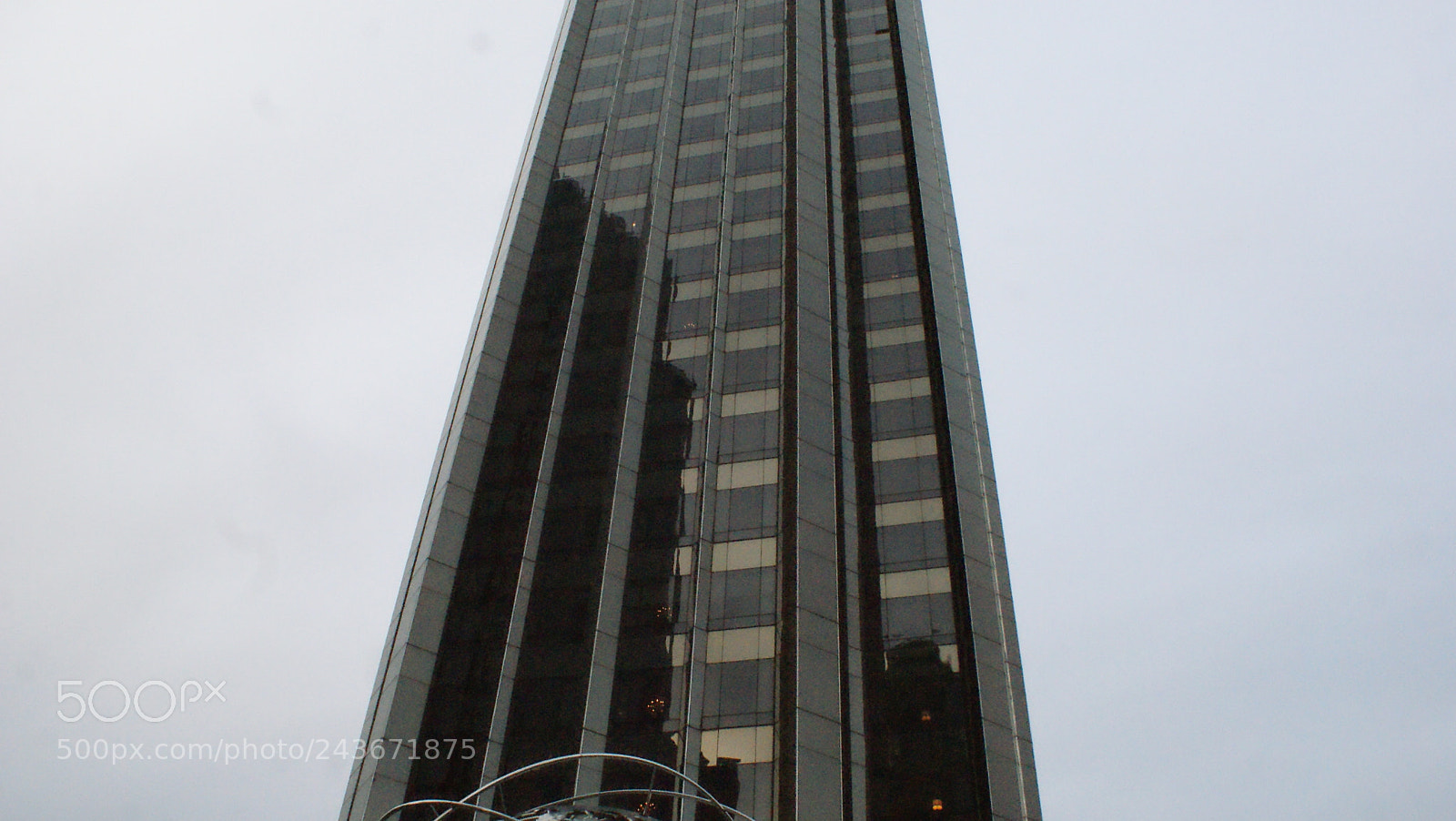 Sony DT 18-70mm F3.5-5.6 sample photo. Blue skyscraper. photography