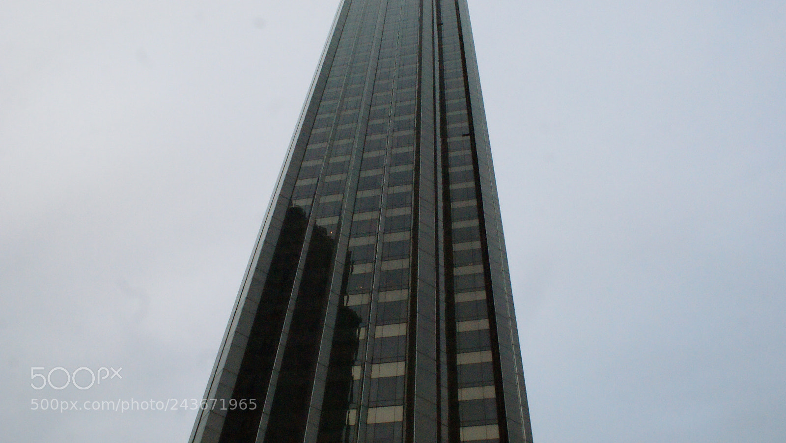 Sony DT 18-70mm F3.5-5.6 sample photo. Blue skyscraper. photography