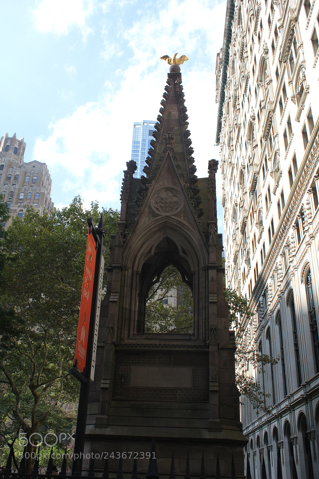 Canon EOS 550D (EOS Rebel T2i / EOS Kiss X4) sample photo. Broadway, city, street, photography