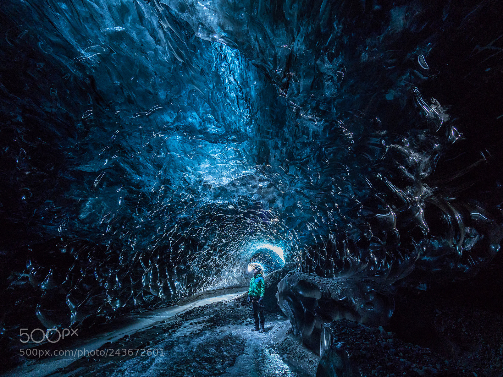 Olympus OM-D E-M1 Mark II sample photo. Ice cave photography
