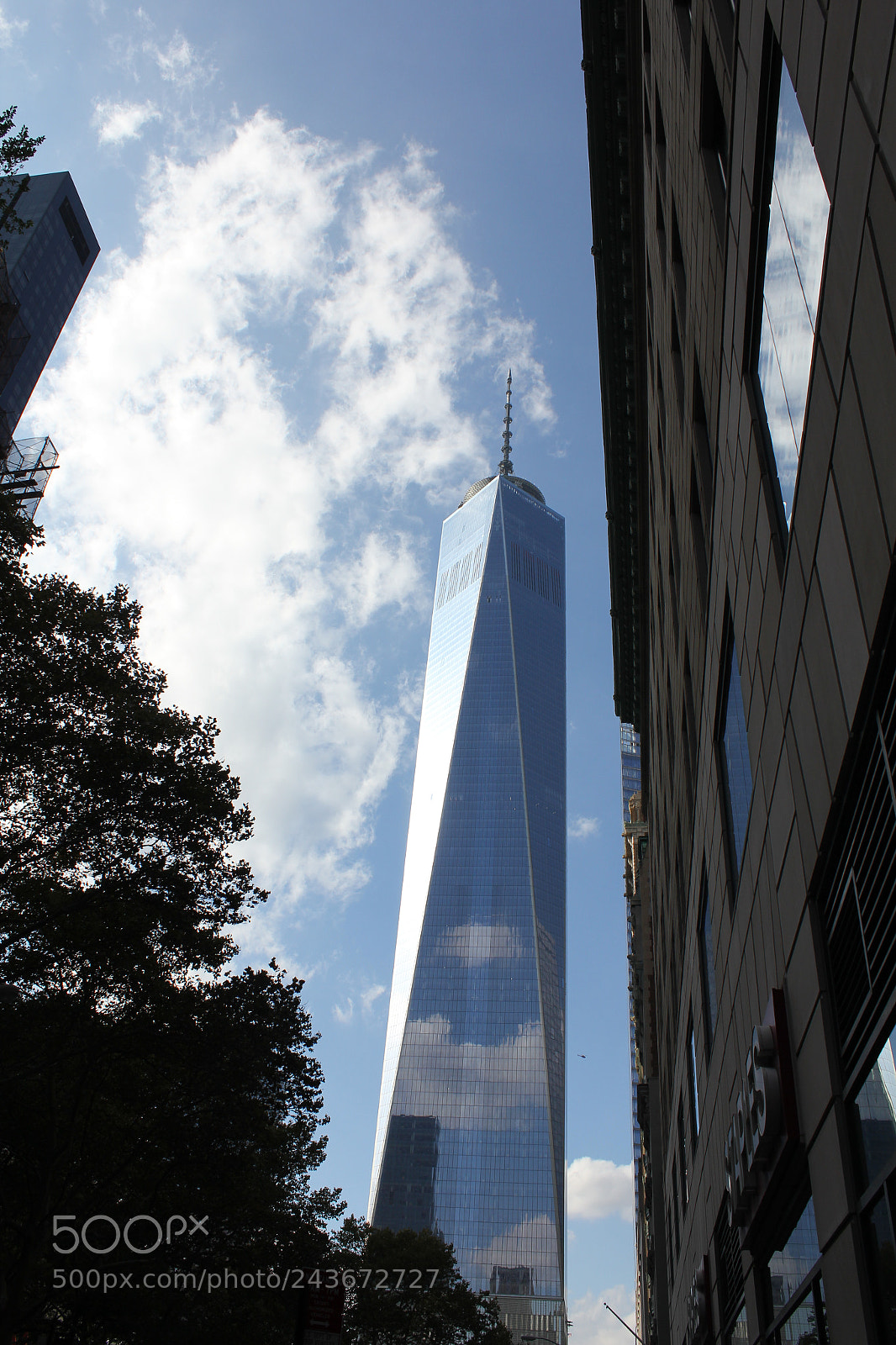 Canon EOS 550D (EOS Rebel T2i / EOS Kiss X4) sample photo. Broadway, city, street, photography