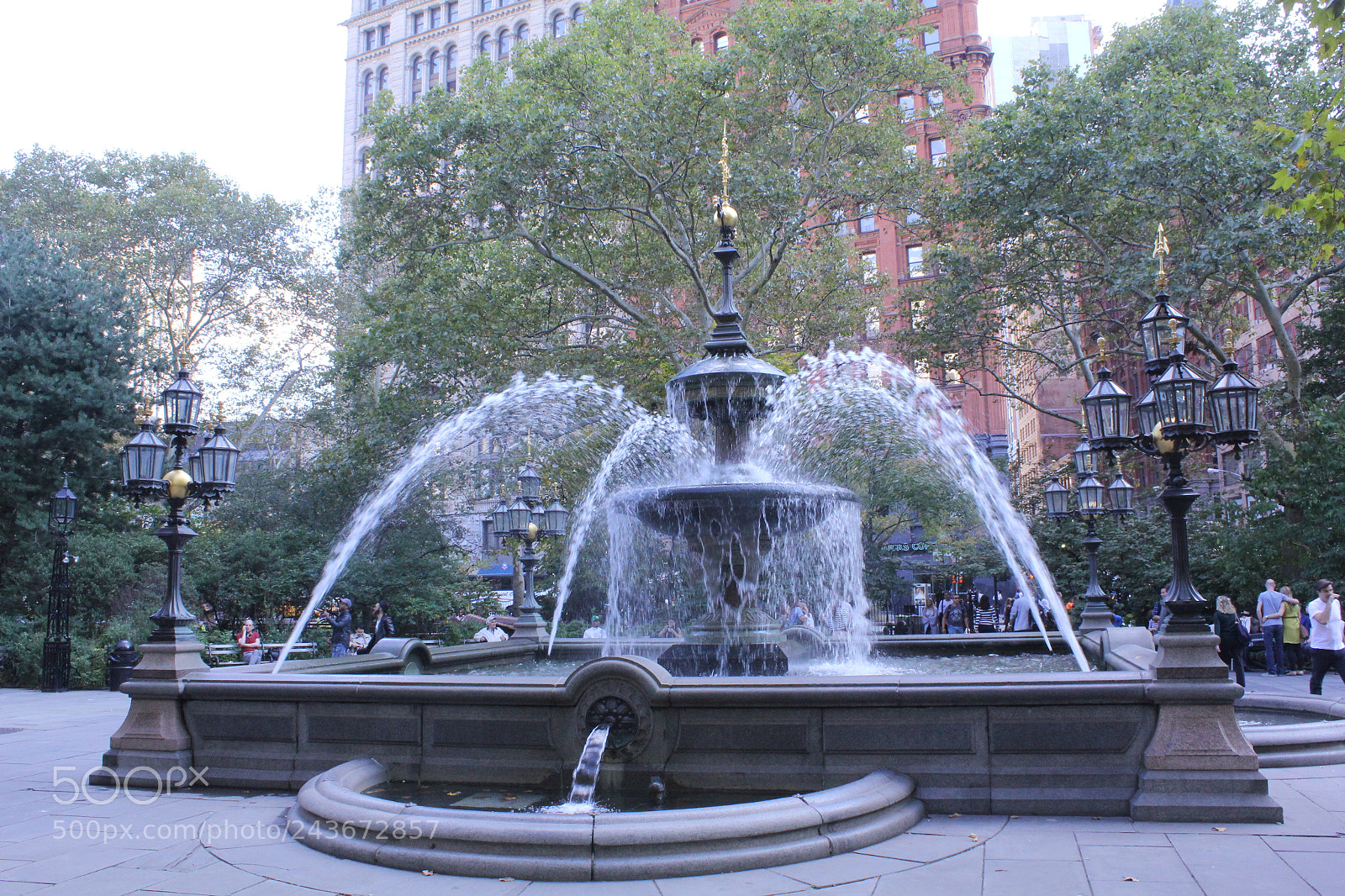 Canon EOS 550D (EOS Rebel T2i / EOS Kiss X4) sample photo. Broadway, city, street, photography
