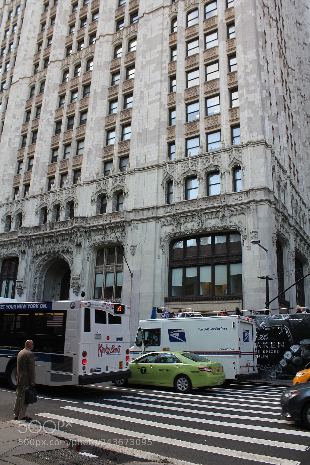 Canon EOS 550D (EOS Rebel T2i / EOS Kiss X4) sample photo. Broadway, city, street, photography