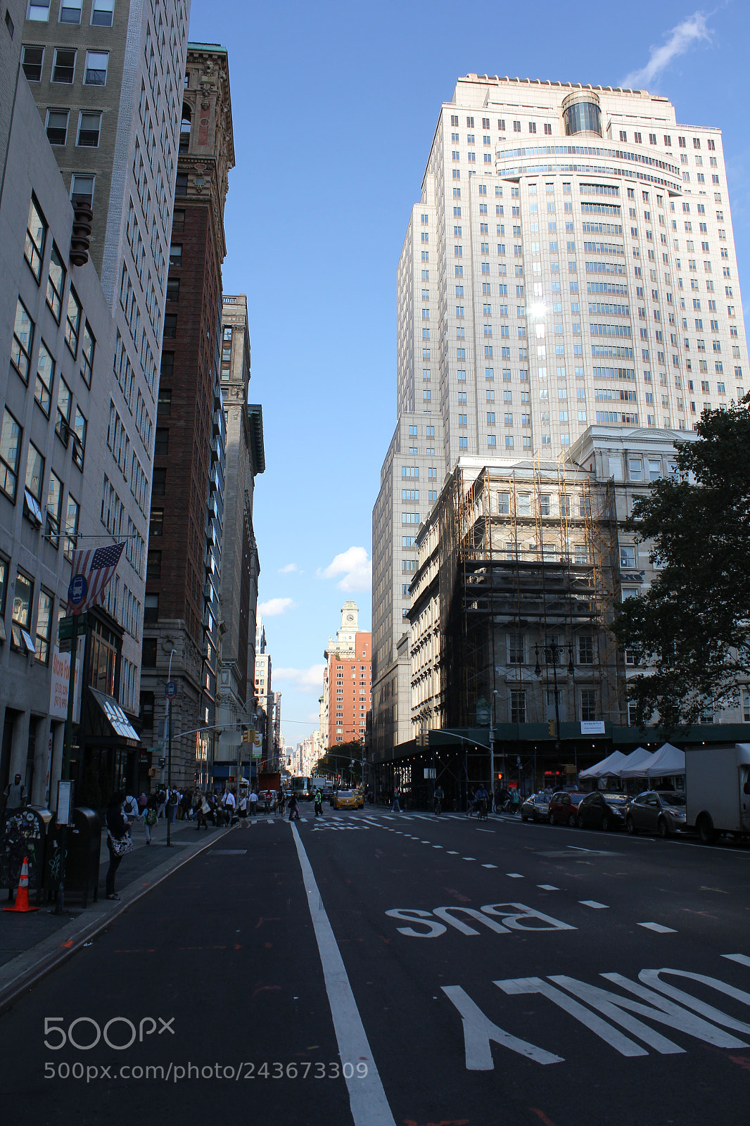 Canon EOS 550D (EOS Rebel T2i / EOS Kiss X4) sample photo. Broadway, city, street, photography