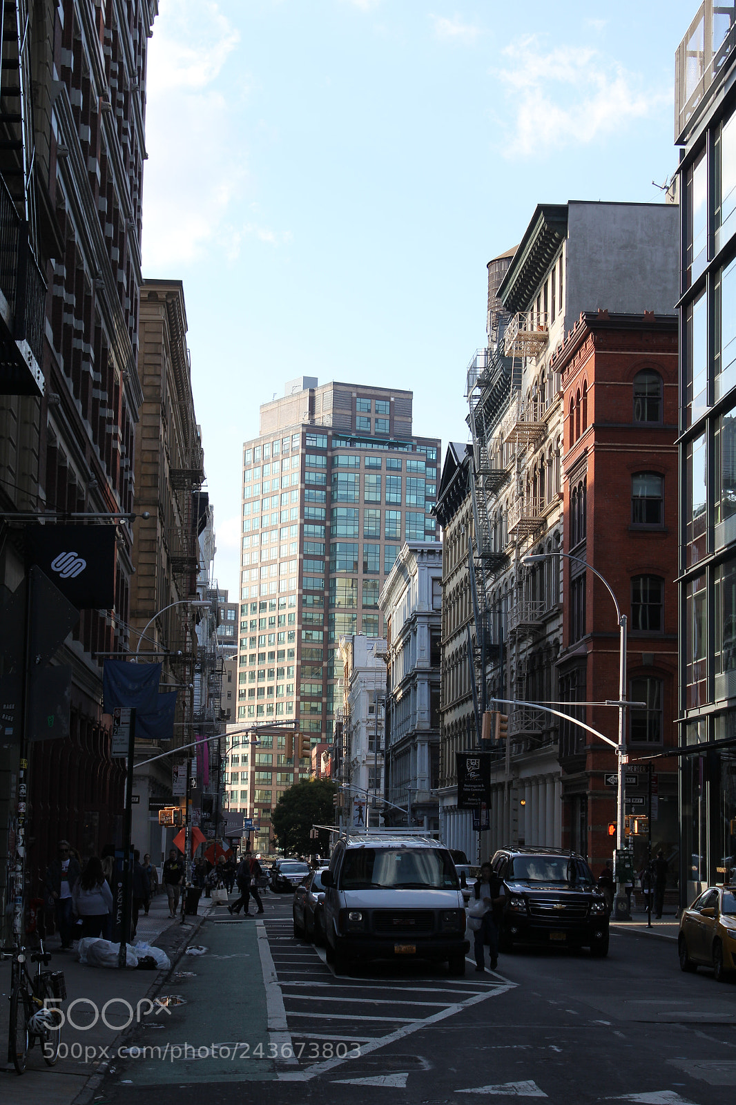 Canon EOS 550D (EOS Rebel T2i / EOS Kiss X4) sample photo. Broadway, city, street, photography