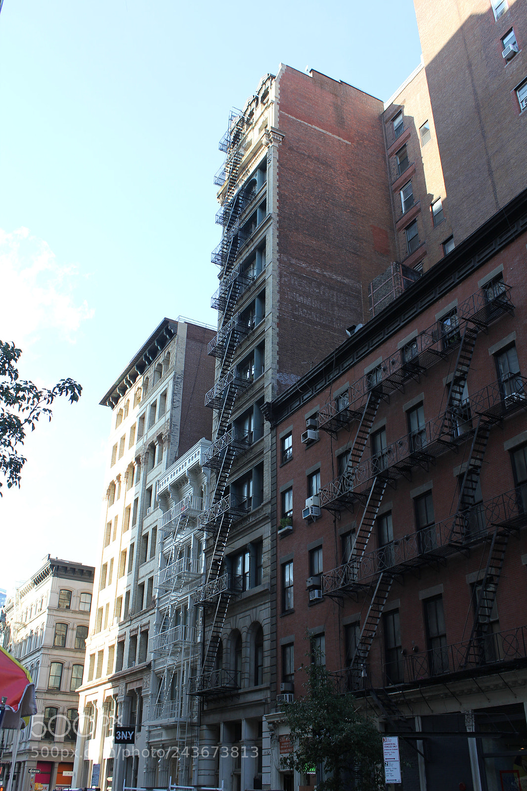 Canon EOS 550D (EOS Rebel T2i / EOS Kiss X4) sample photo. Broadway, city, street, photography