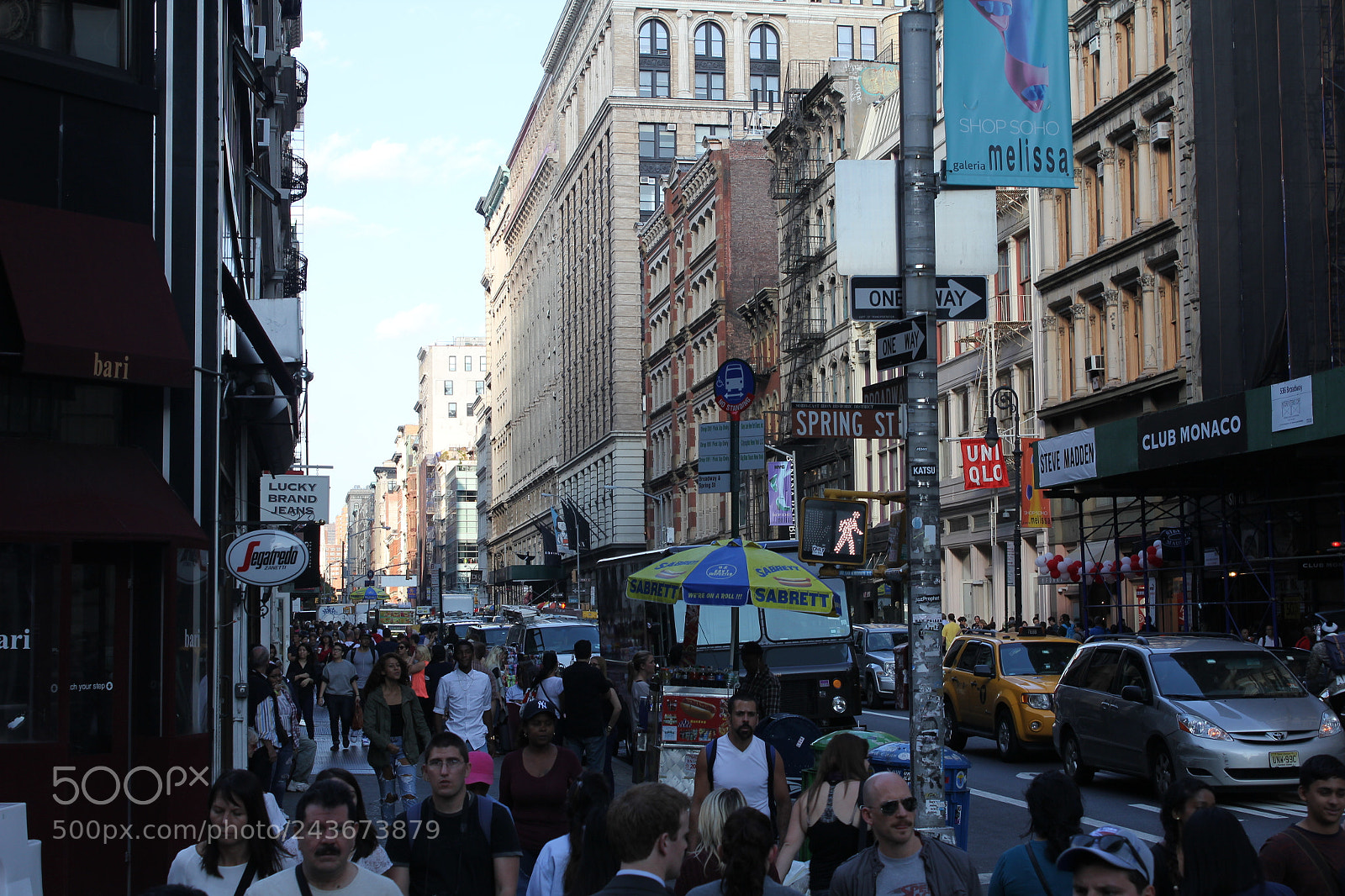 Canon EOS 550D (EOS Rebel T2i / EOS Kiss X4) sample photo. Broadway, city, street, photography