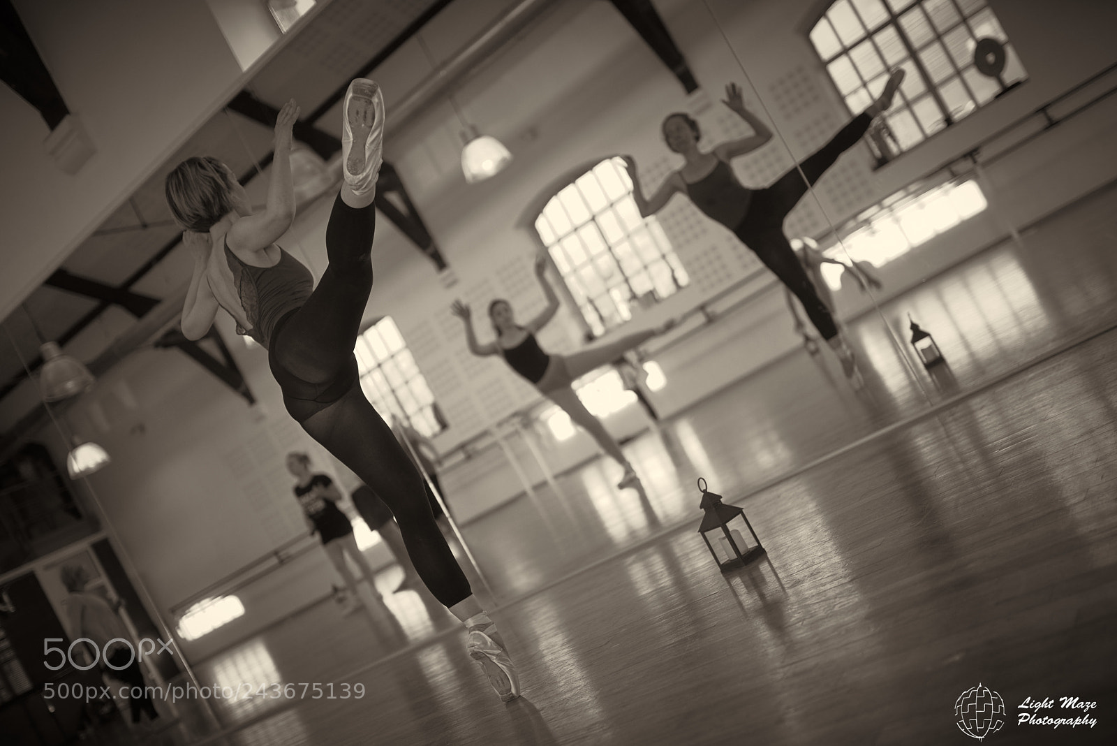 Nikon D800E sample photo. Standing on tip-toe 39 photography