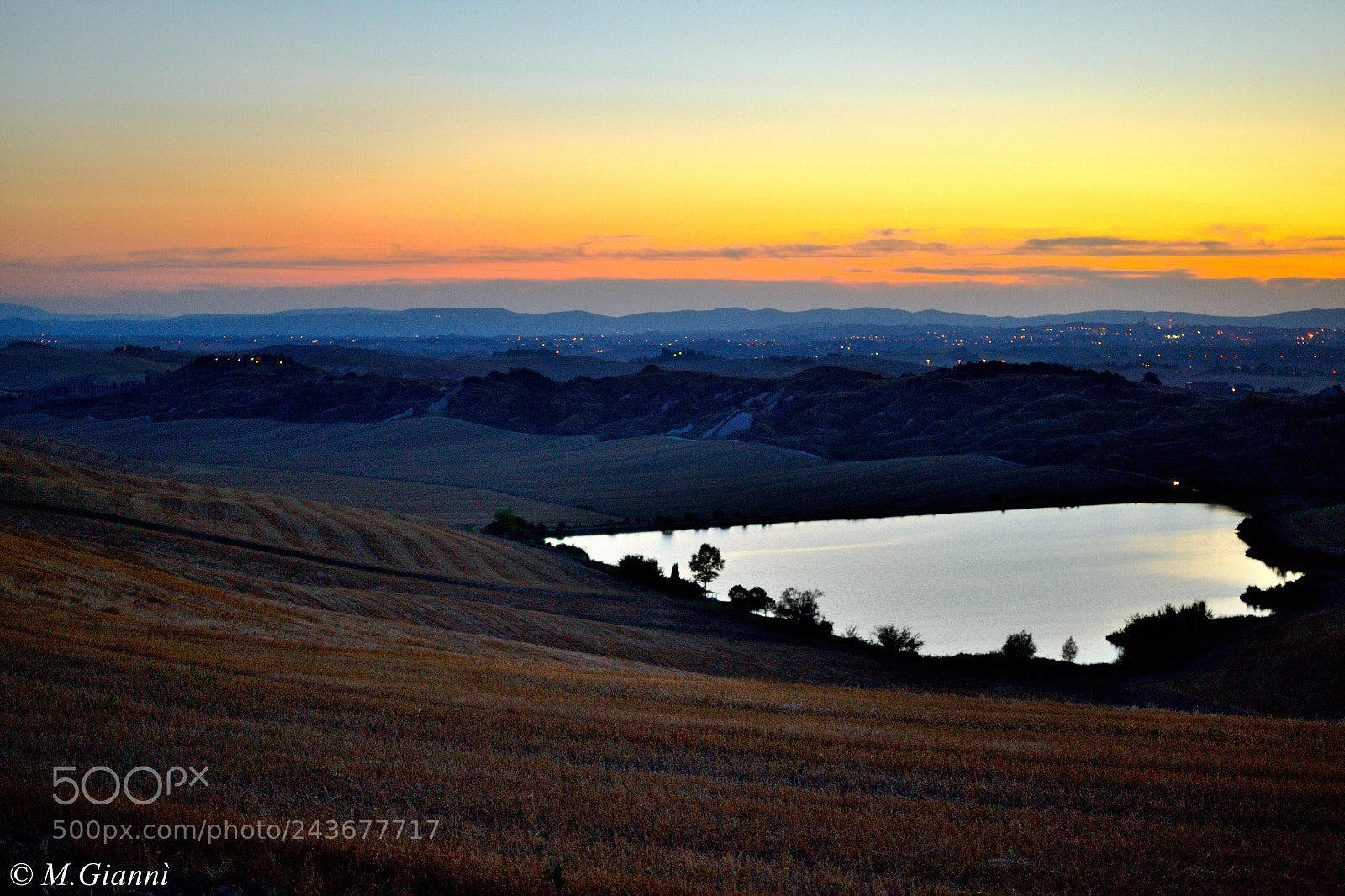 Nikon D3100 + Nikon AF-S DX Nikkor 35mm F1.8G sample photo. Leonina summer sunset photography