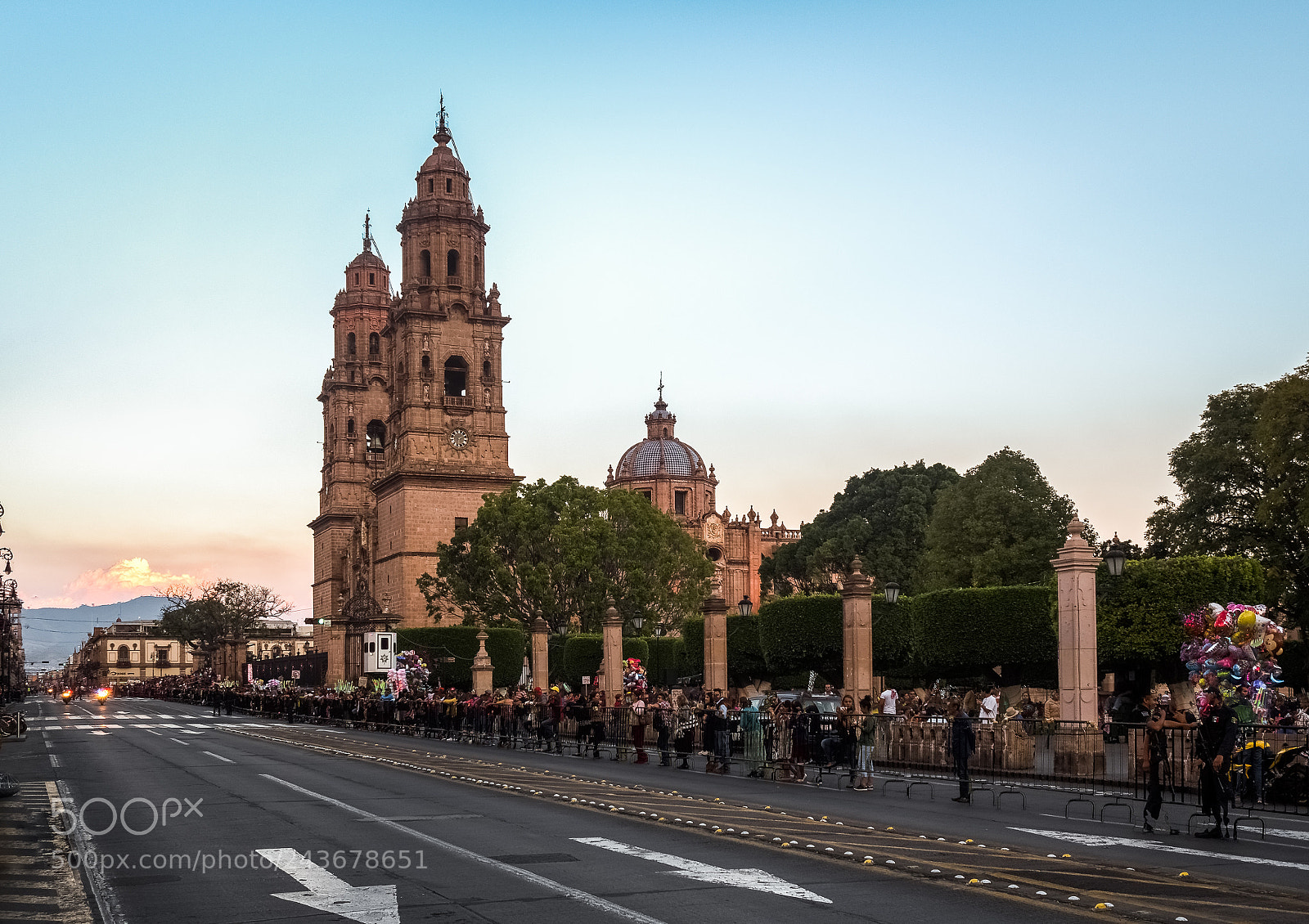 Olympus OM-D E-M5 II sample photo. Cathedral of morelia photography