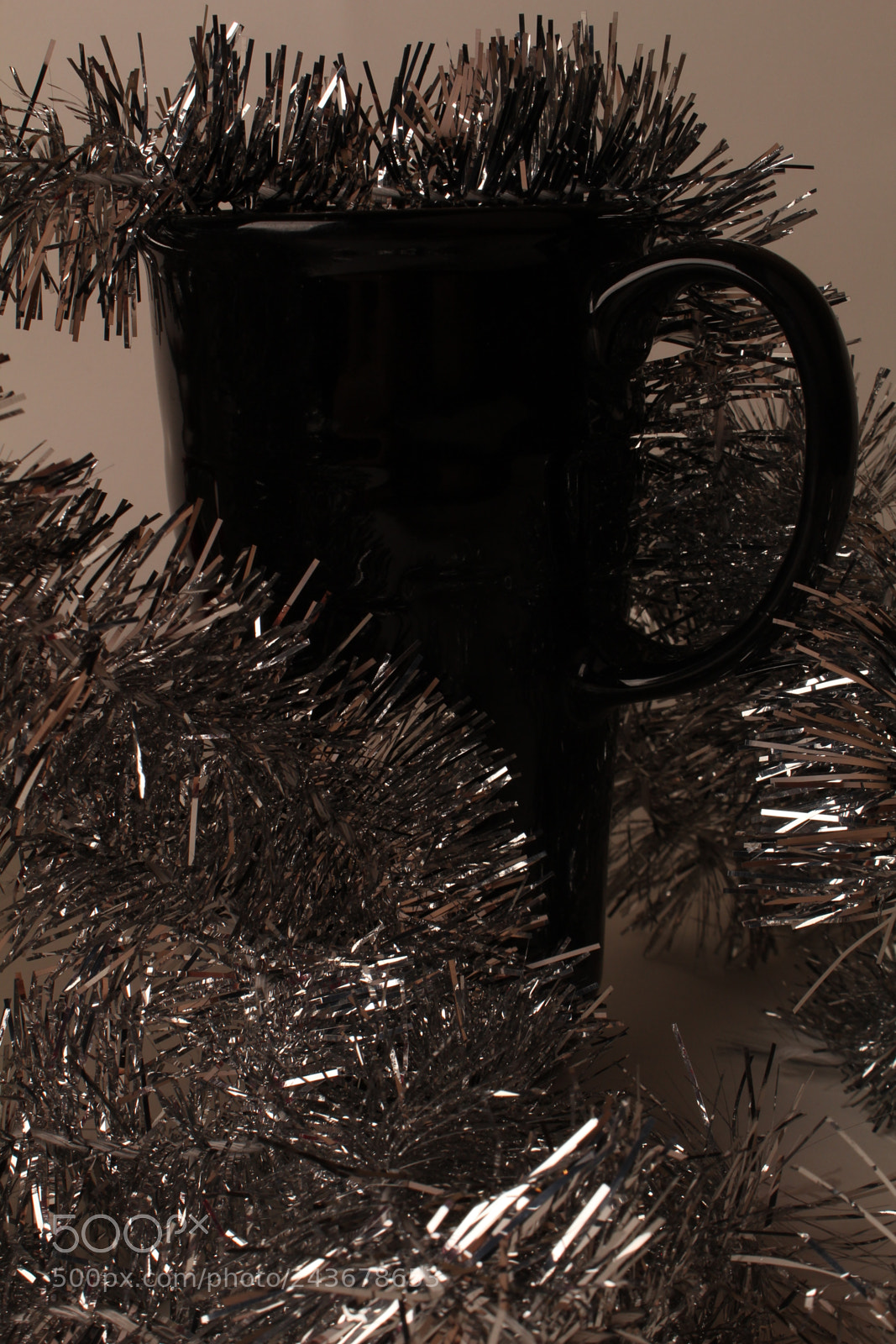 Canon EOS 1200D (EOS Rebel T5 / EOS Kiss X70 / EOS Hi) sample photo. Black cup and tinsel photography