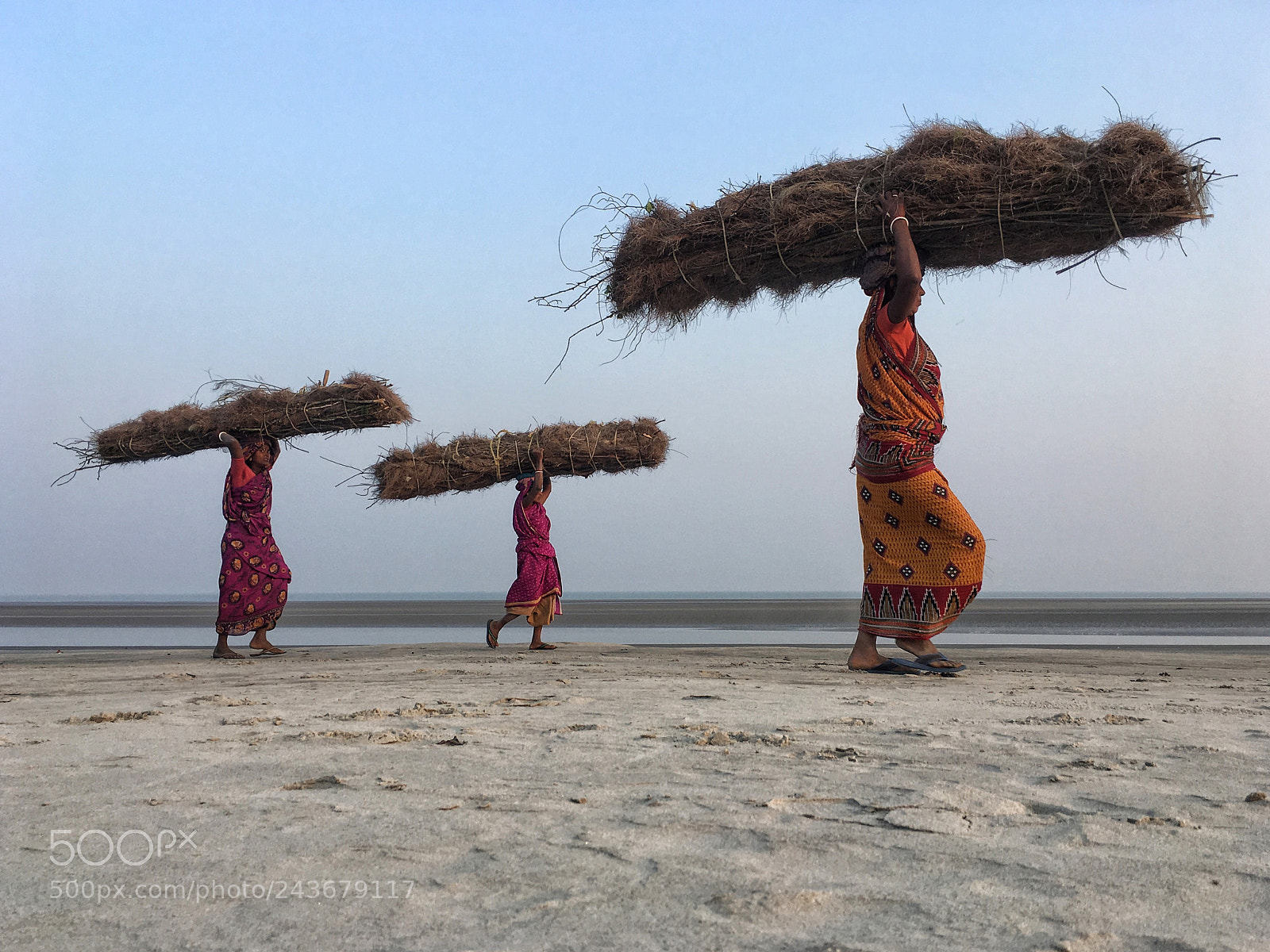 Apple iPhone SE sample photo. Women at work photography