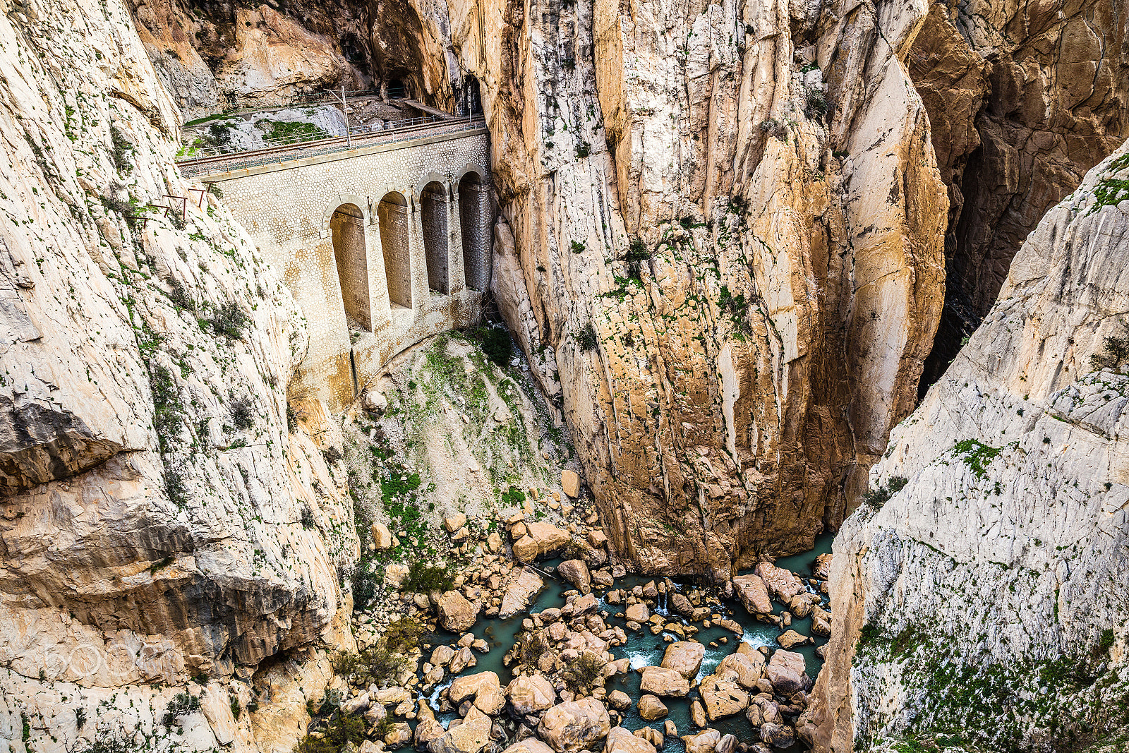 Canon EOS 5DS sample photo. Caminito del rey photography