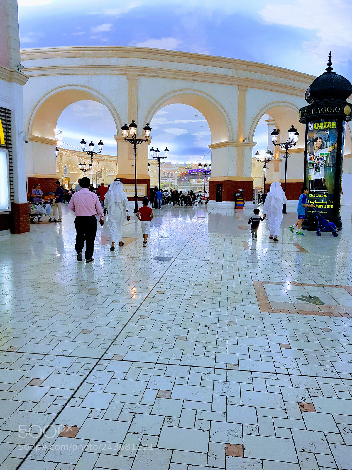Samsung Galaxy S7 Edge sample photo. A walk in villagio photography