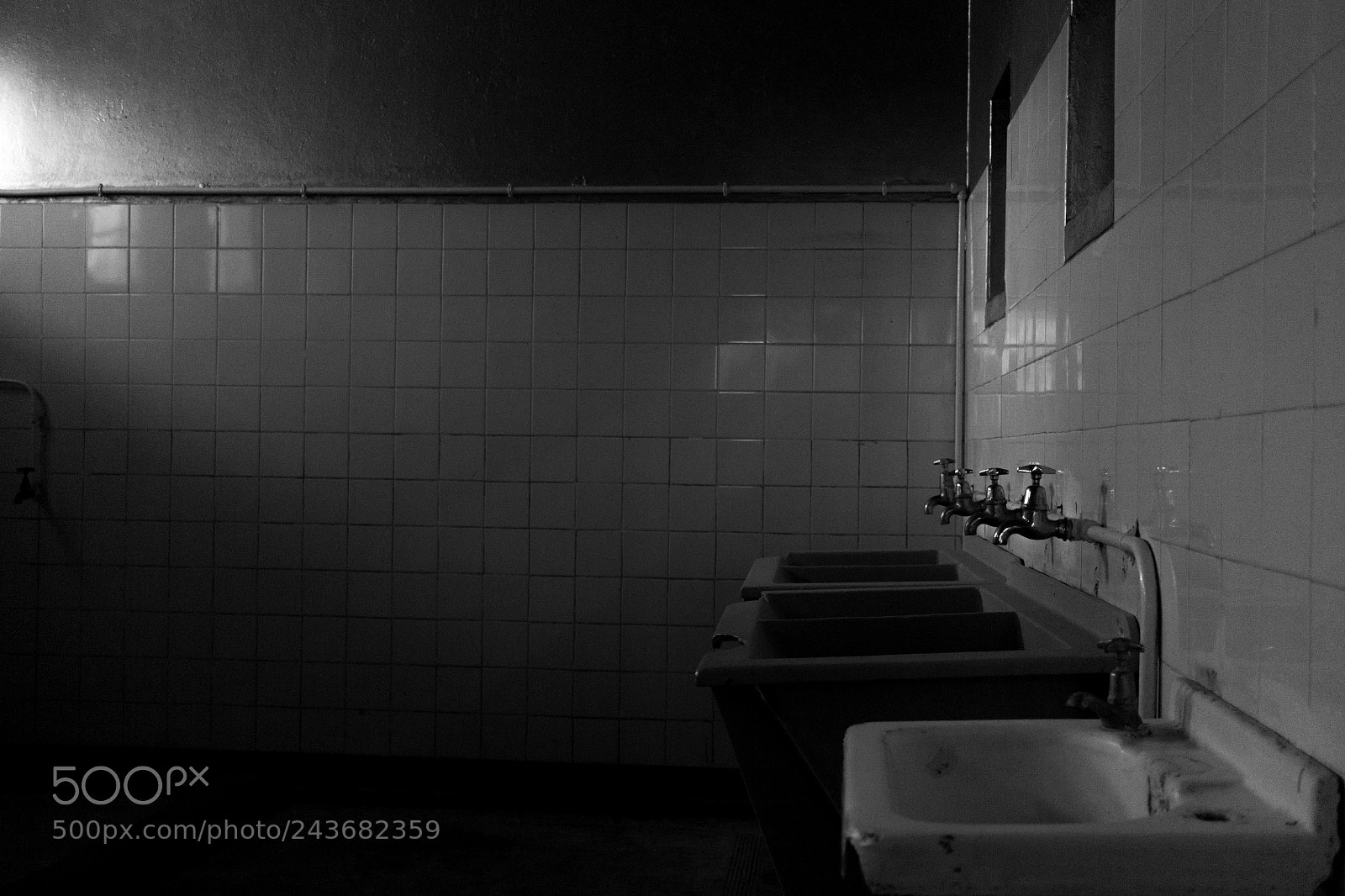 Canon EOS 700D (EOS Rebel T5i / EOS Kiss X7i) sample photo. Prison bathroom photography