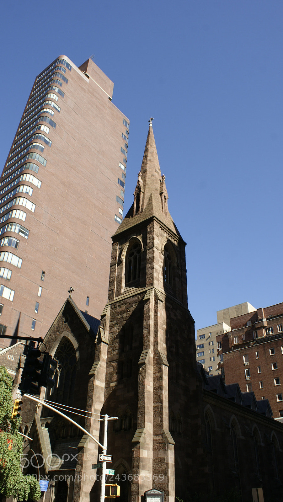 Sony DT 18-70mm F3.5-5.6 sample photo. Broadway, city, street, photography