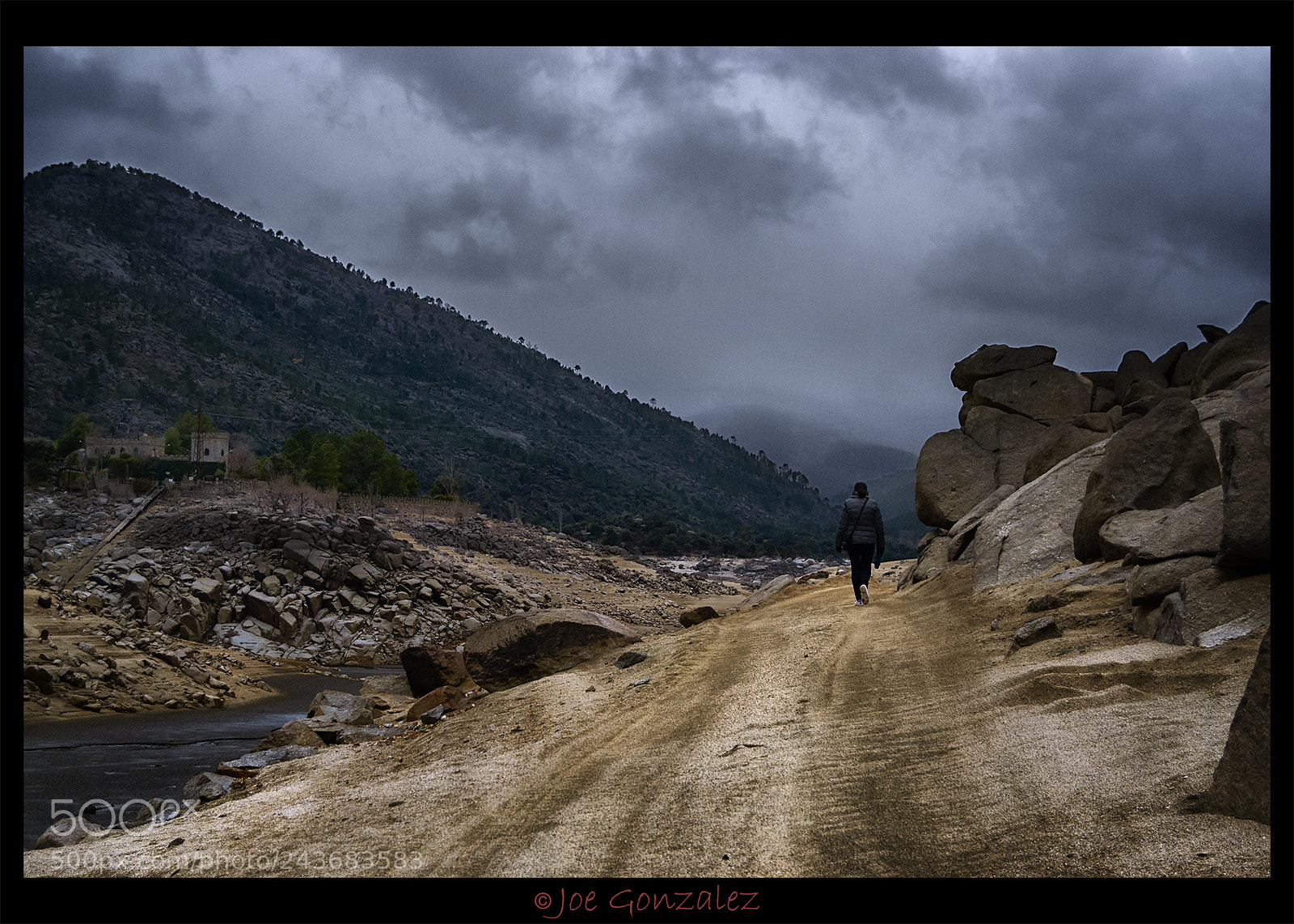 Nikon D3100 sample photo. Walking towards the storm photography