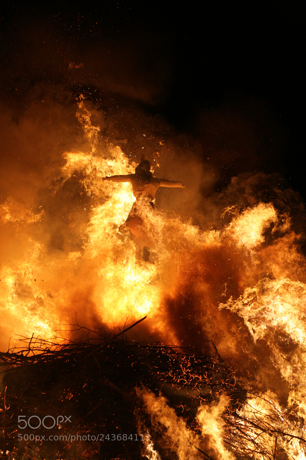 Canon EOS 5D sample photo. Bonfire funken burning of photography