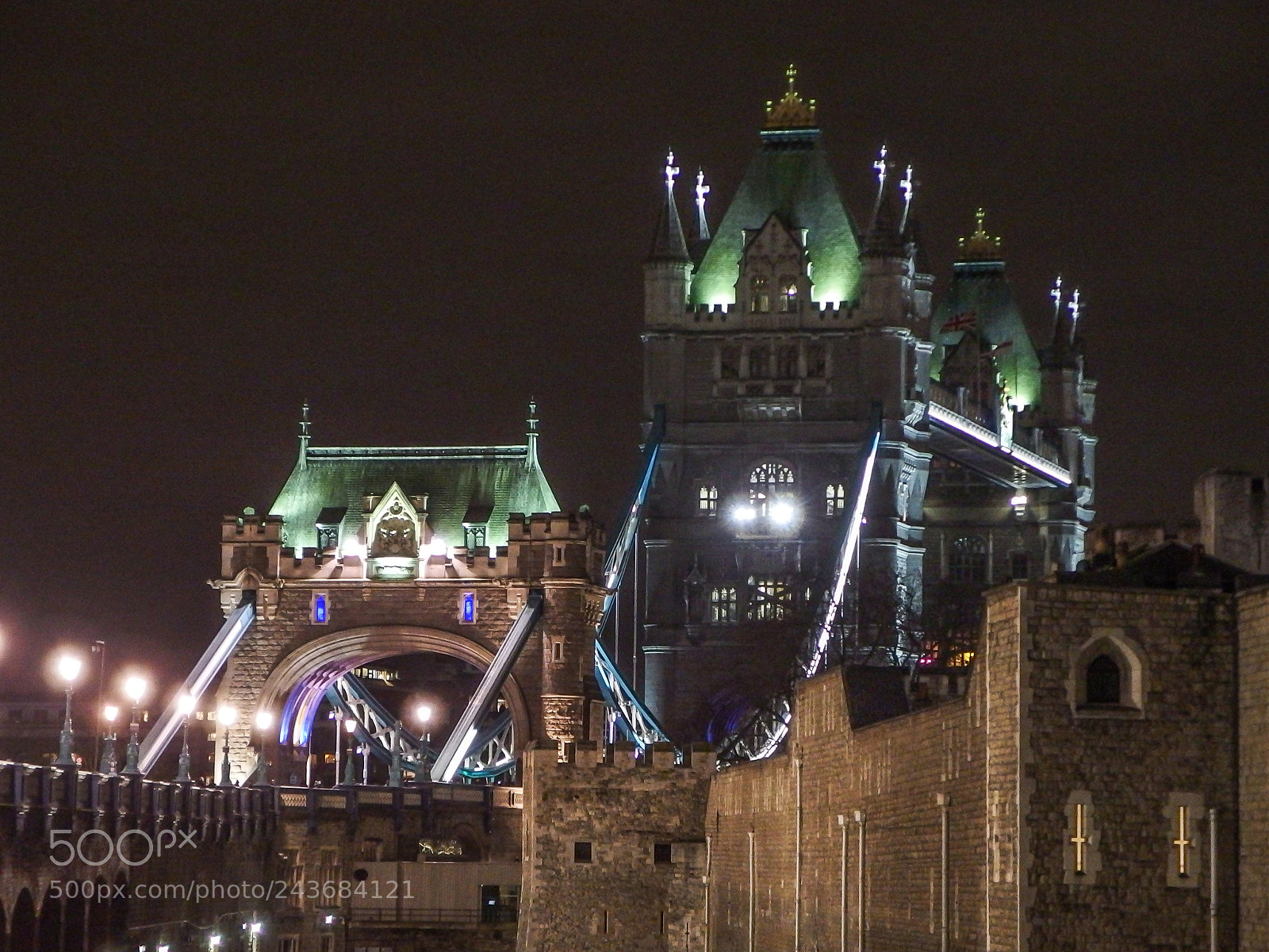 Olympus XZ-2 iHS sample photo. Tower bridge photography