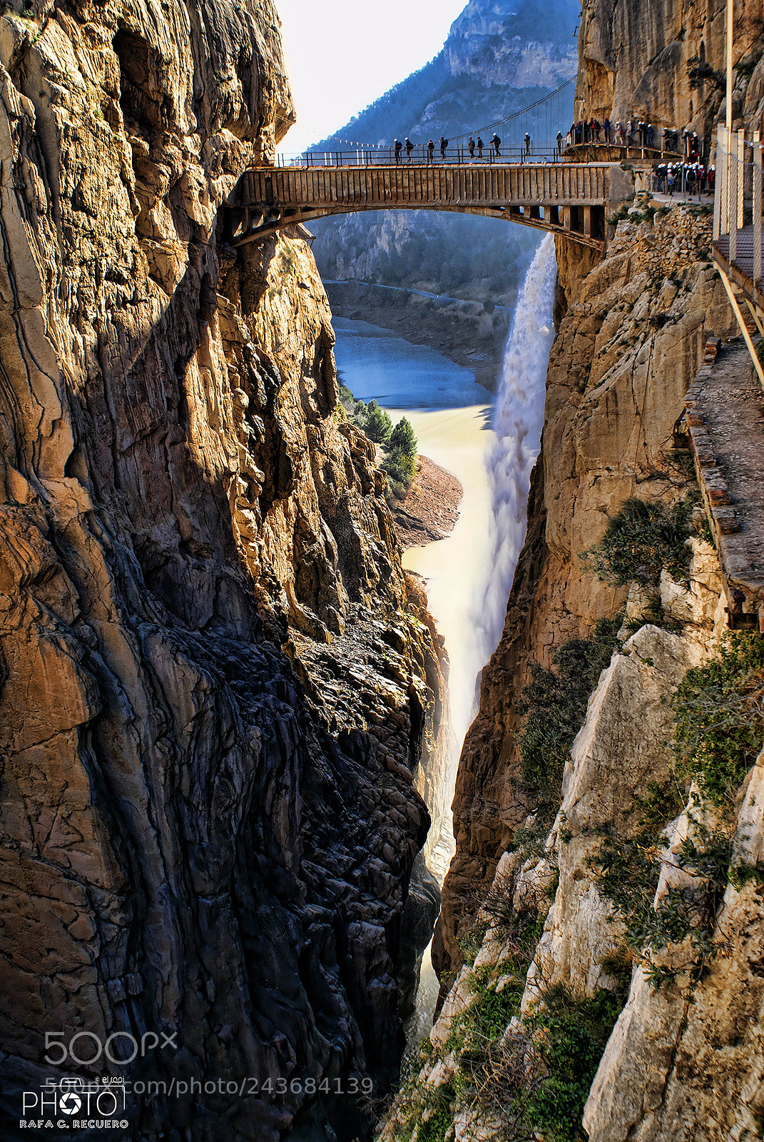 Sony Alpha DSLR-A100 sample photo. El caminito del rey. photography