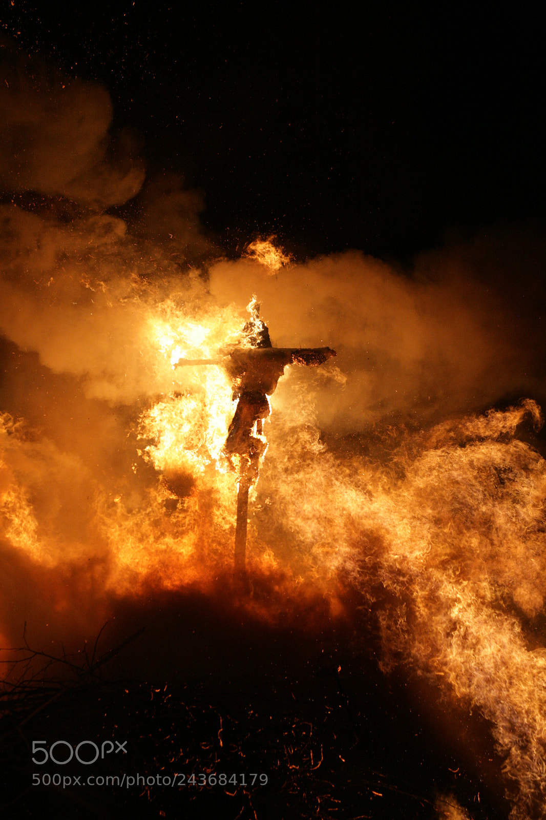 Canon EOS 5D sample photo. Bonfire funken burning of photography