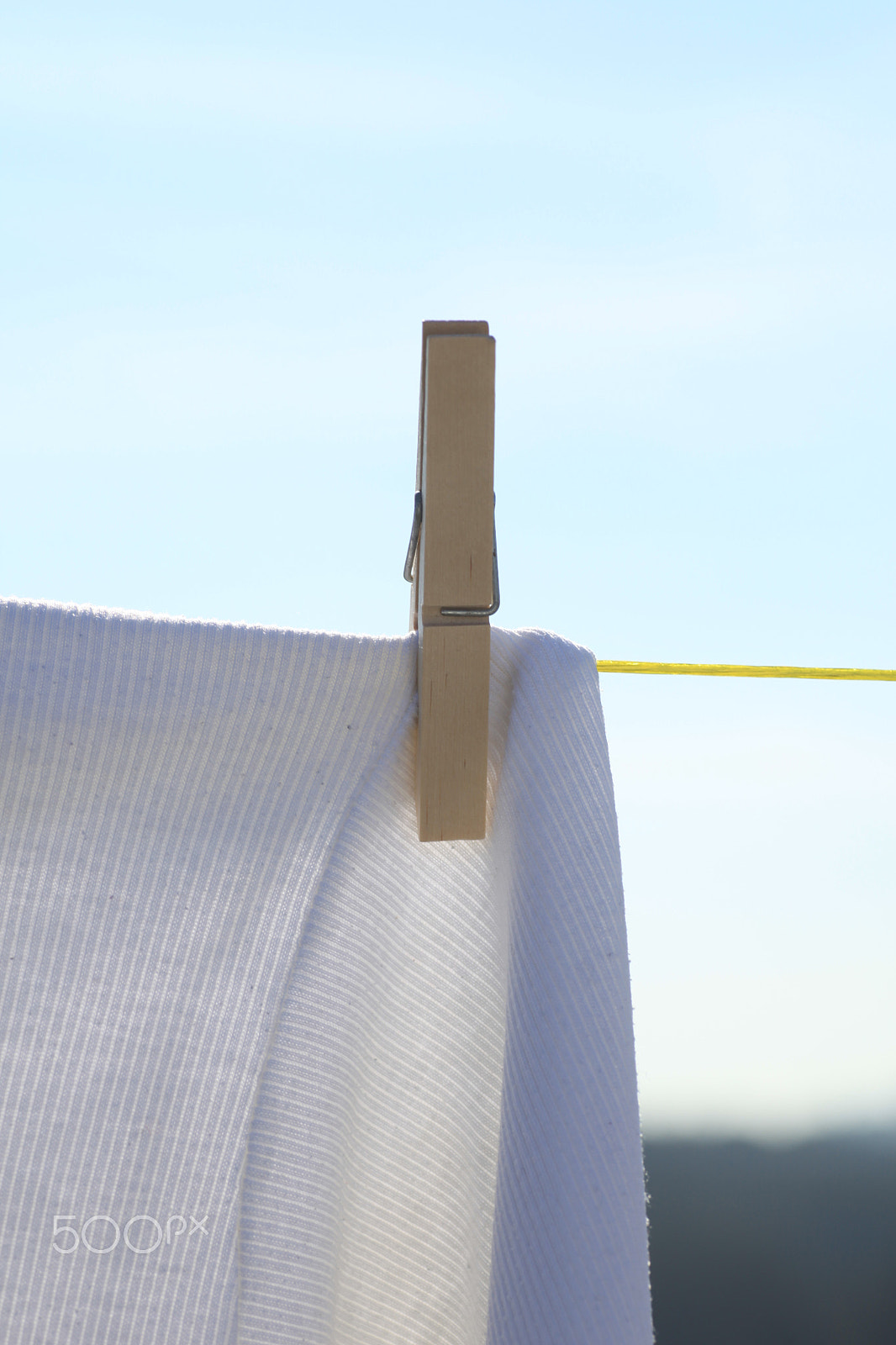 Canon EOS 5D Mark II + Tamron SP AF 90mm F2.8 Di Macro sample photo. Bath towels hanging on clothesline photography