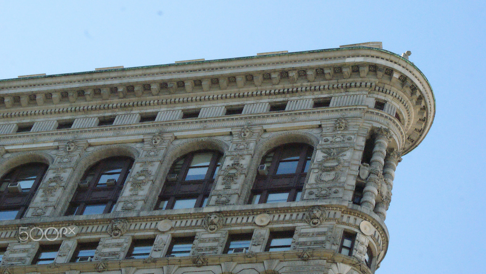 Sony 75-300mm F4.5-5.6 sample photo. Broadway, city, street, photography