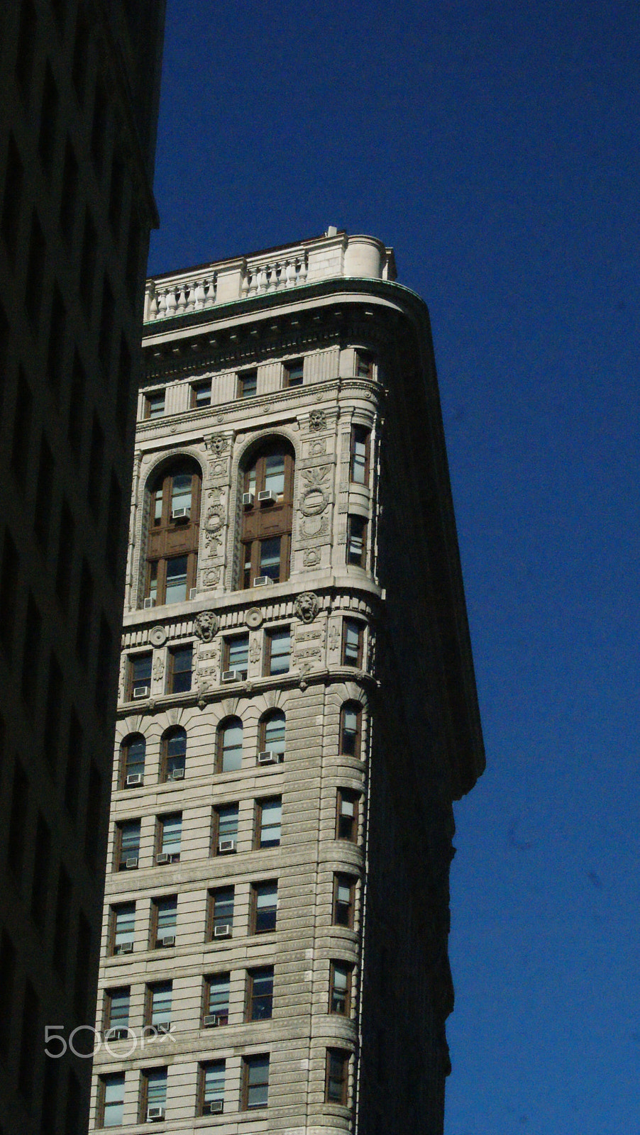 Sony 75-300mm F4.5-5.6 sample photo. Broadway, city, street, photography