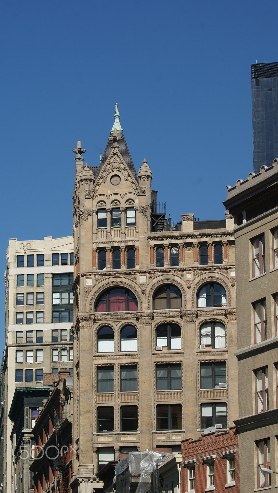 Sony 75-300mm F4.5-5.6 sample photo. Broadway, city, street, photography