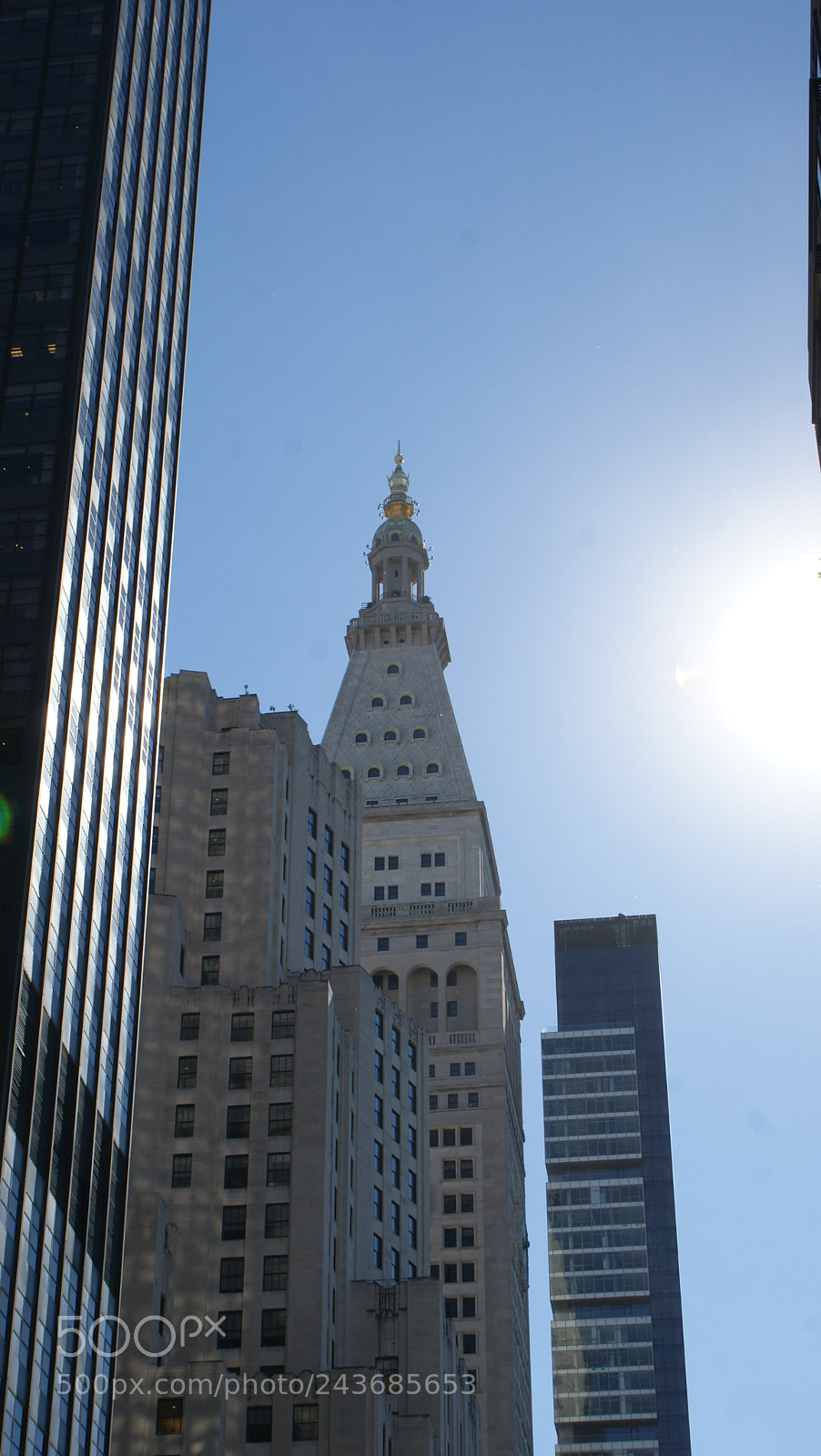 Sony DT 18-70mm F3.5-5.6 sample photo. Broadway, city, street, photography