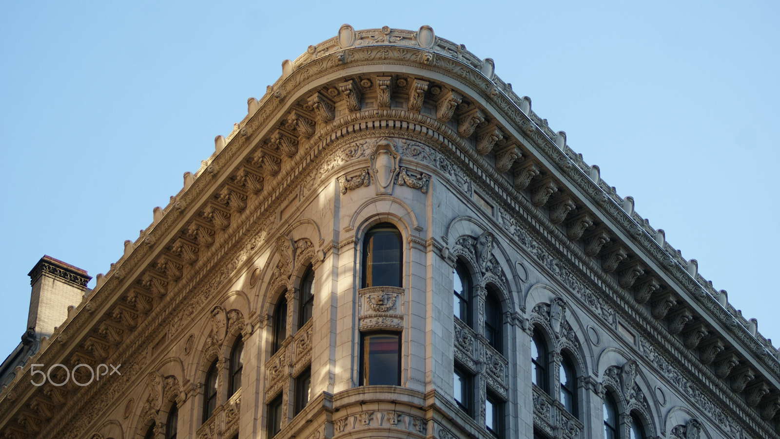 Sony 75-300mm F4.5-5.6 sample photo. Broadway, city, street, photography