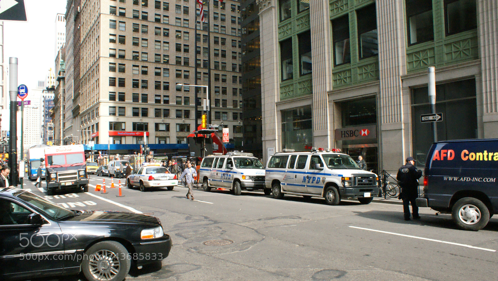 Sony Alpha DSLR-A200 sample photo. Broadway, city, street, photography