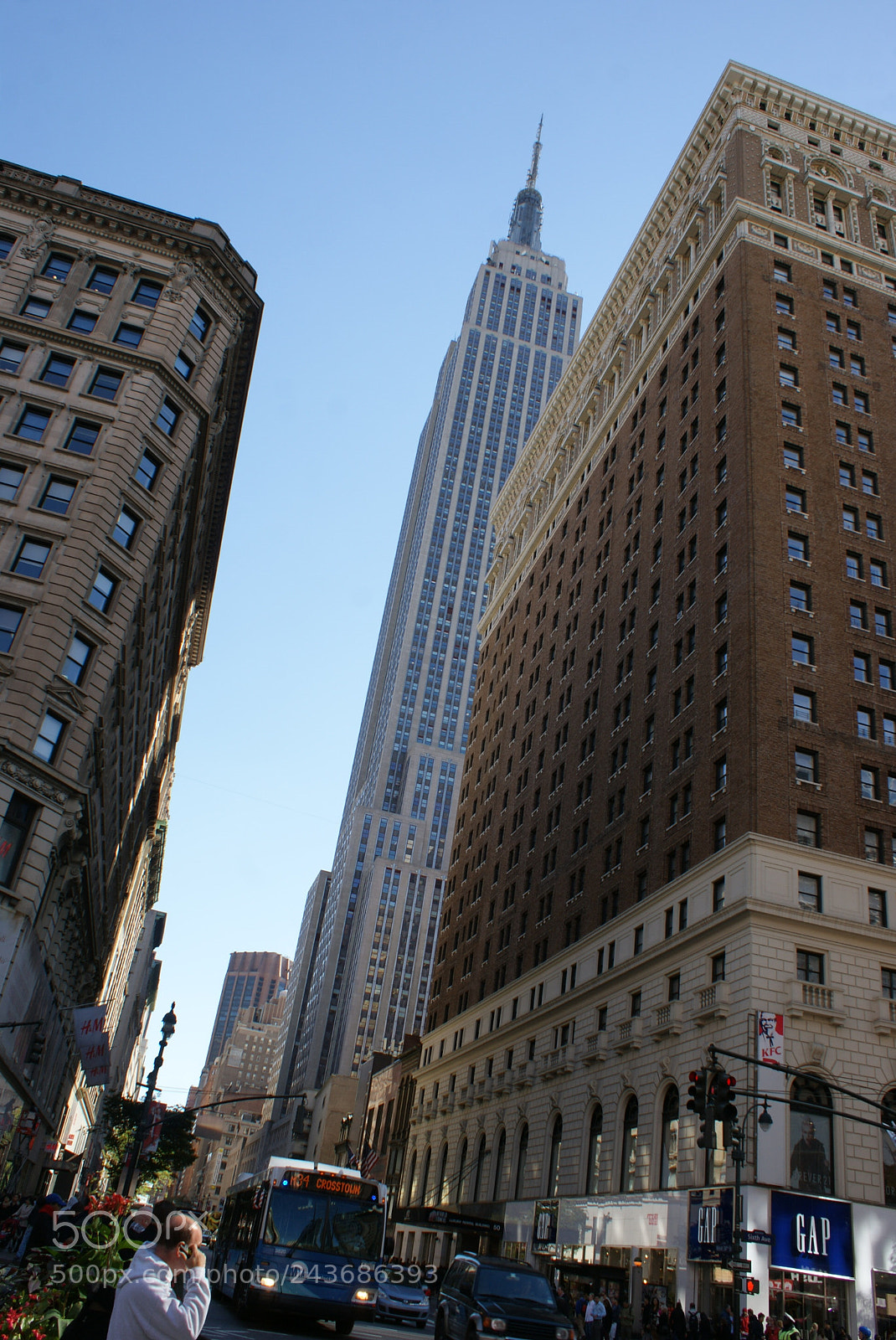 Sony DT 18-70mm F3.5-5.6 sample photo. Broadway, city, street, photography