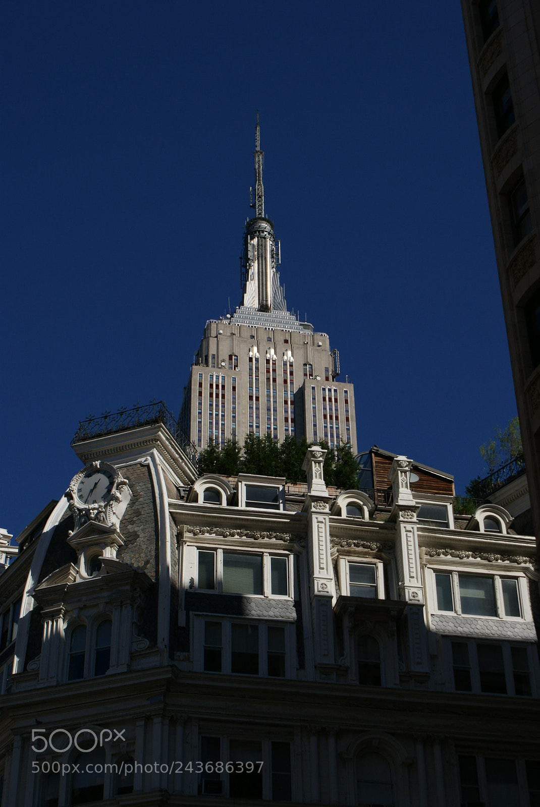 Sony DT 18-70mm F3.5-5.6 sample photo. Broadway, city, street, photography