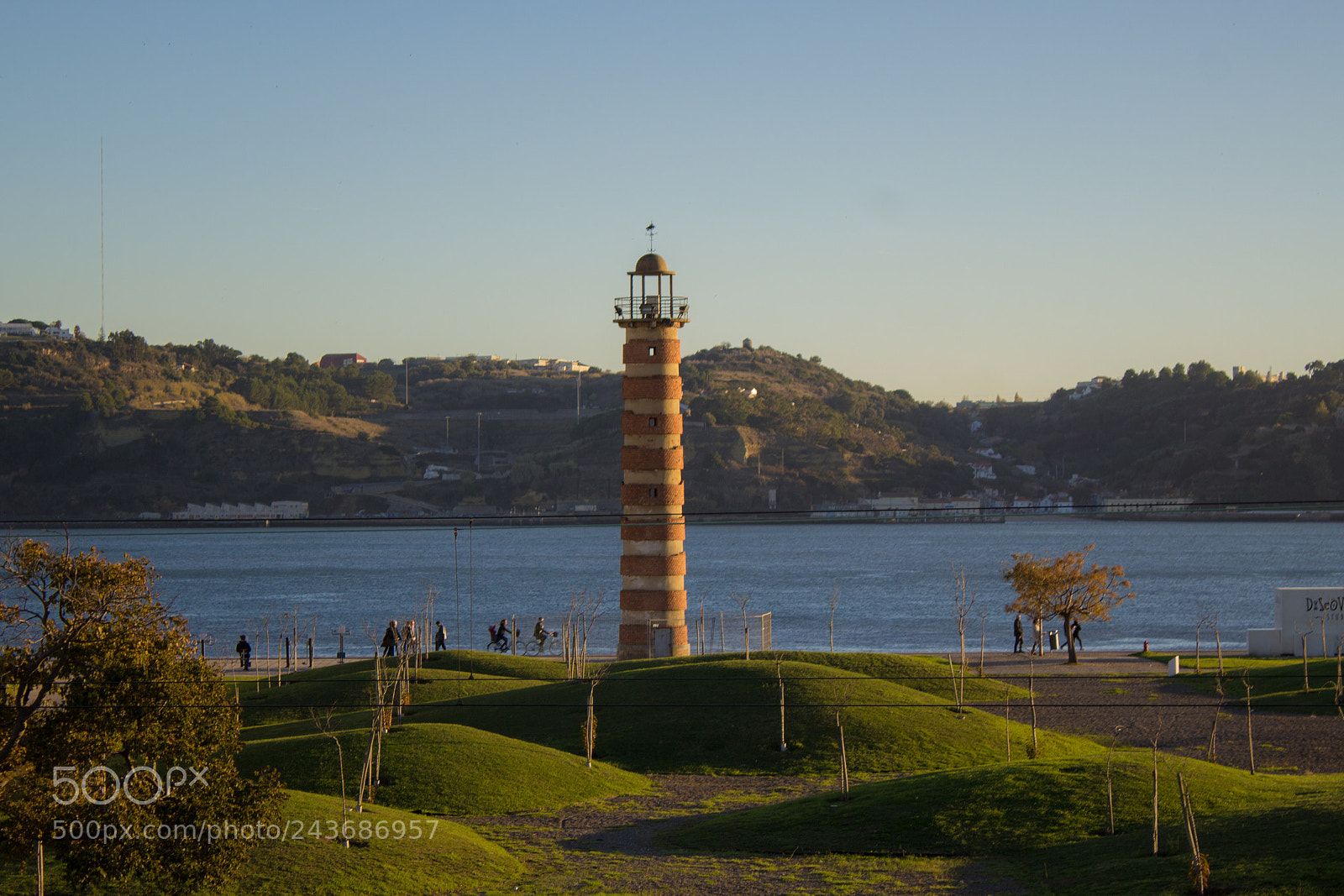 Canon EOS 1200D (EOS Rebel T5 / EOS Kiss X70 / EOS Hi) sample photo. Lighthouse by the river photography