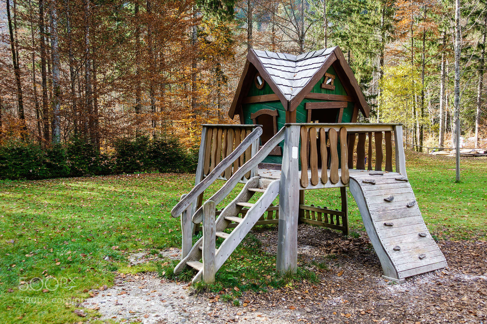 Sony DSC-RX100M5 sample photo. Wooden fairytale treehouse, playing photography