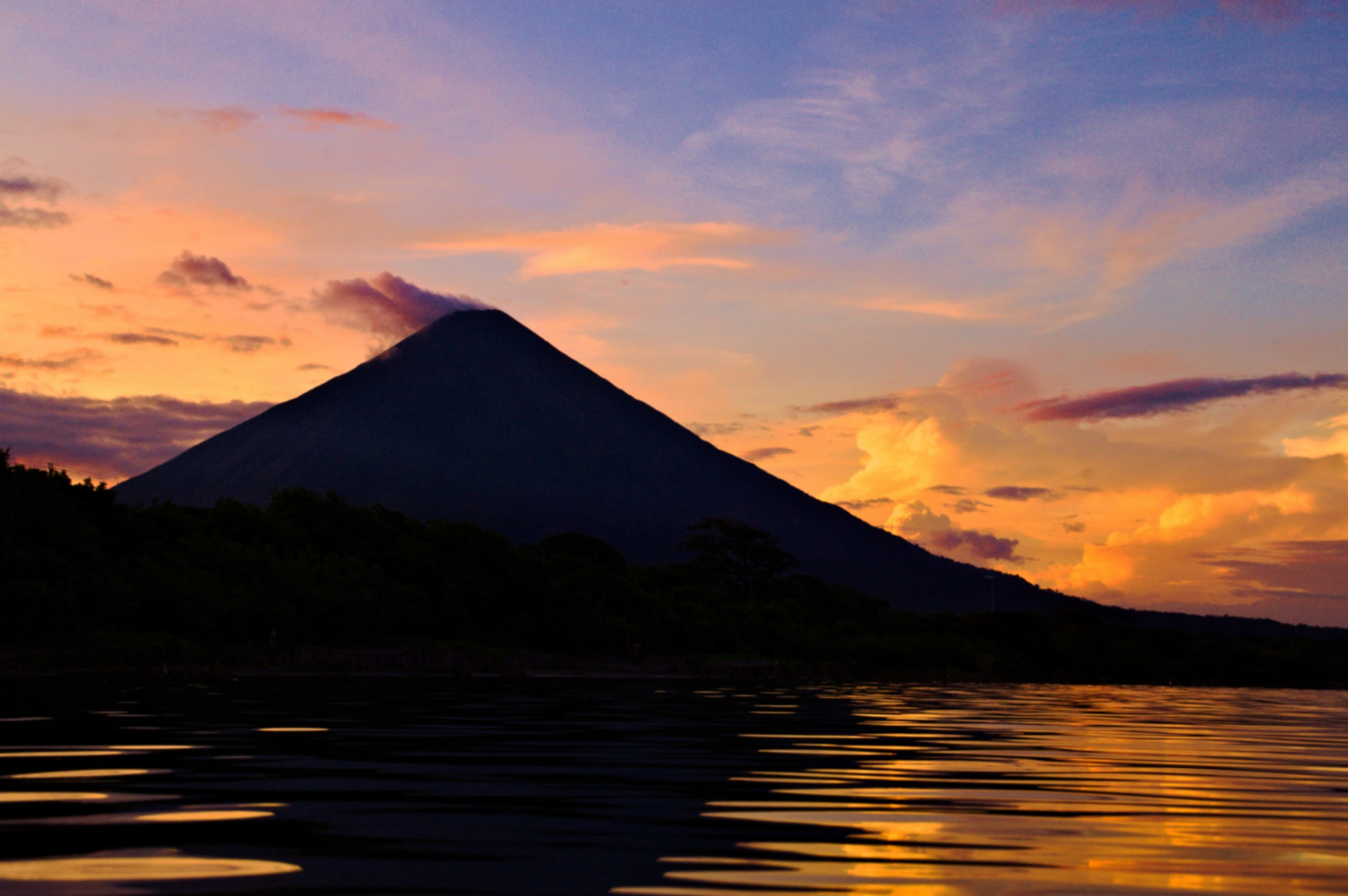 Pentax K-x sample photo. Volcano photography