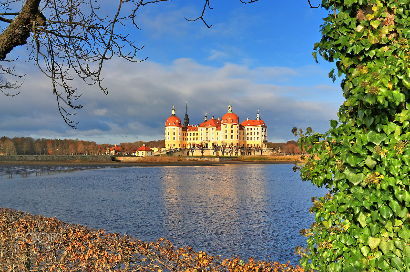Canon EF-S 18-200mm F3.5-5.6 IS sample photo. Moritzburg castle photography