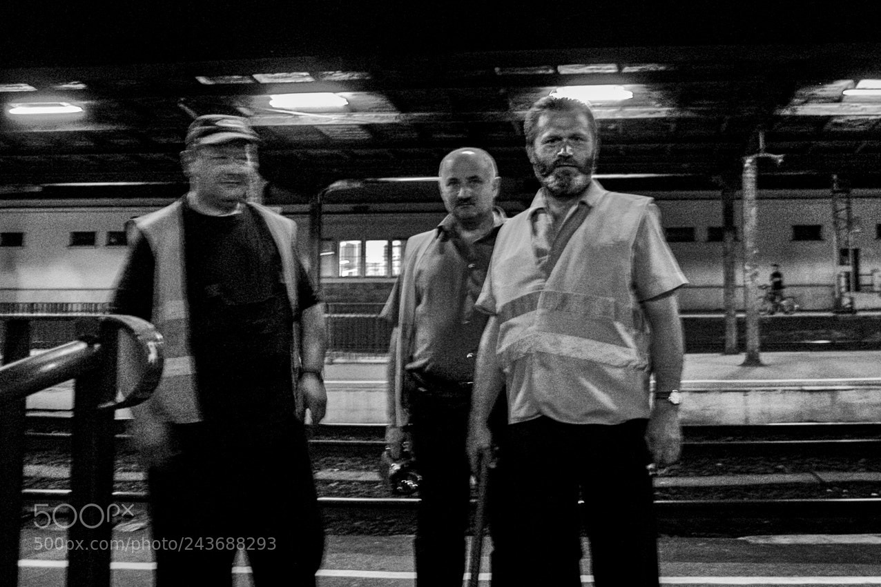 Canon EOS 10D sample photo. The men on the photography