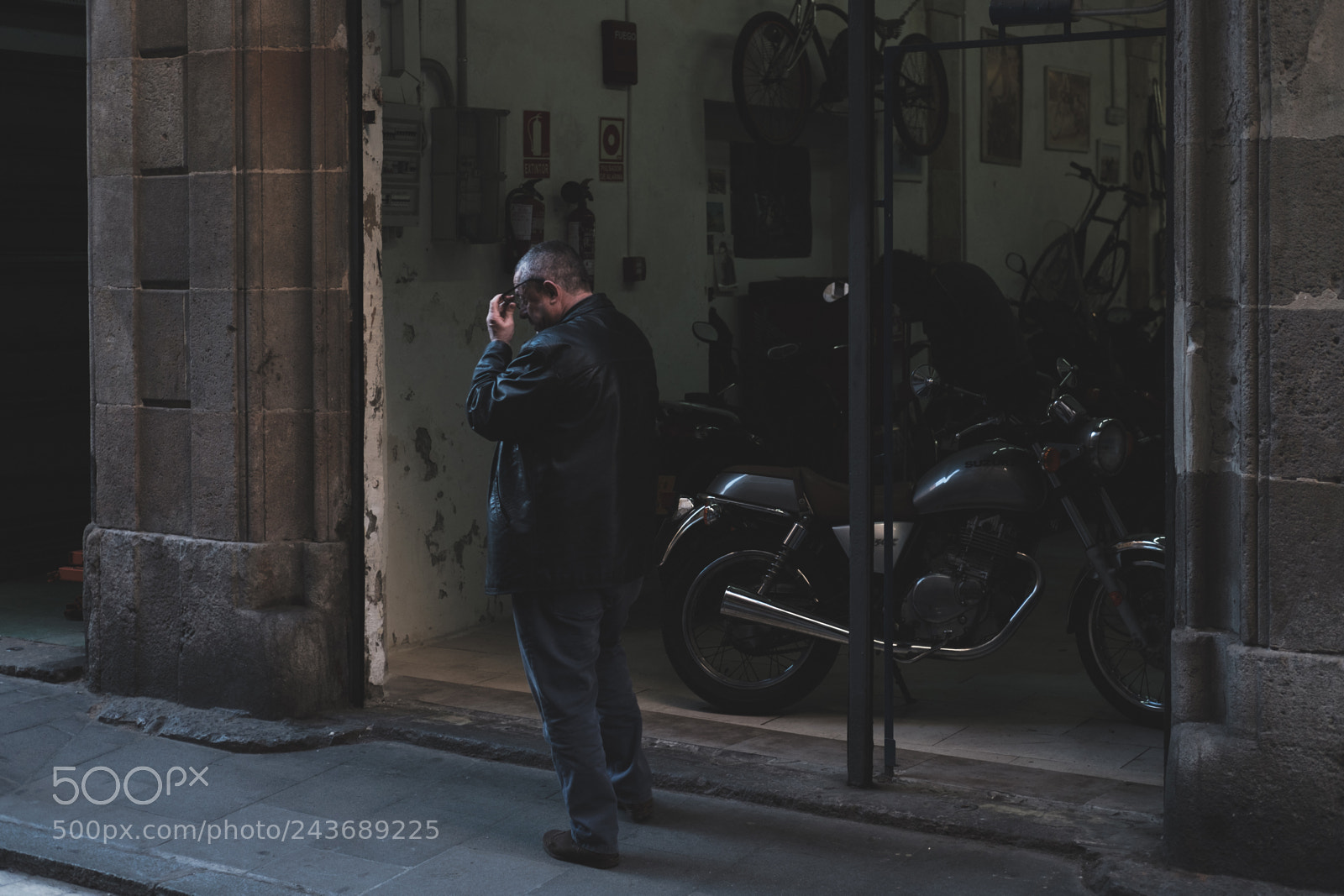 Fujifilm X-Pro2 sample photo. Man at the motorcycle photography