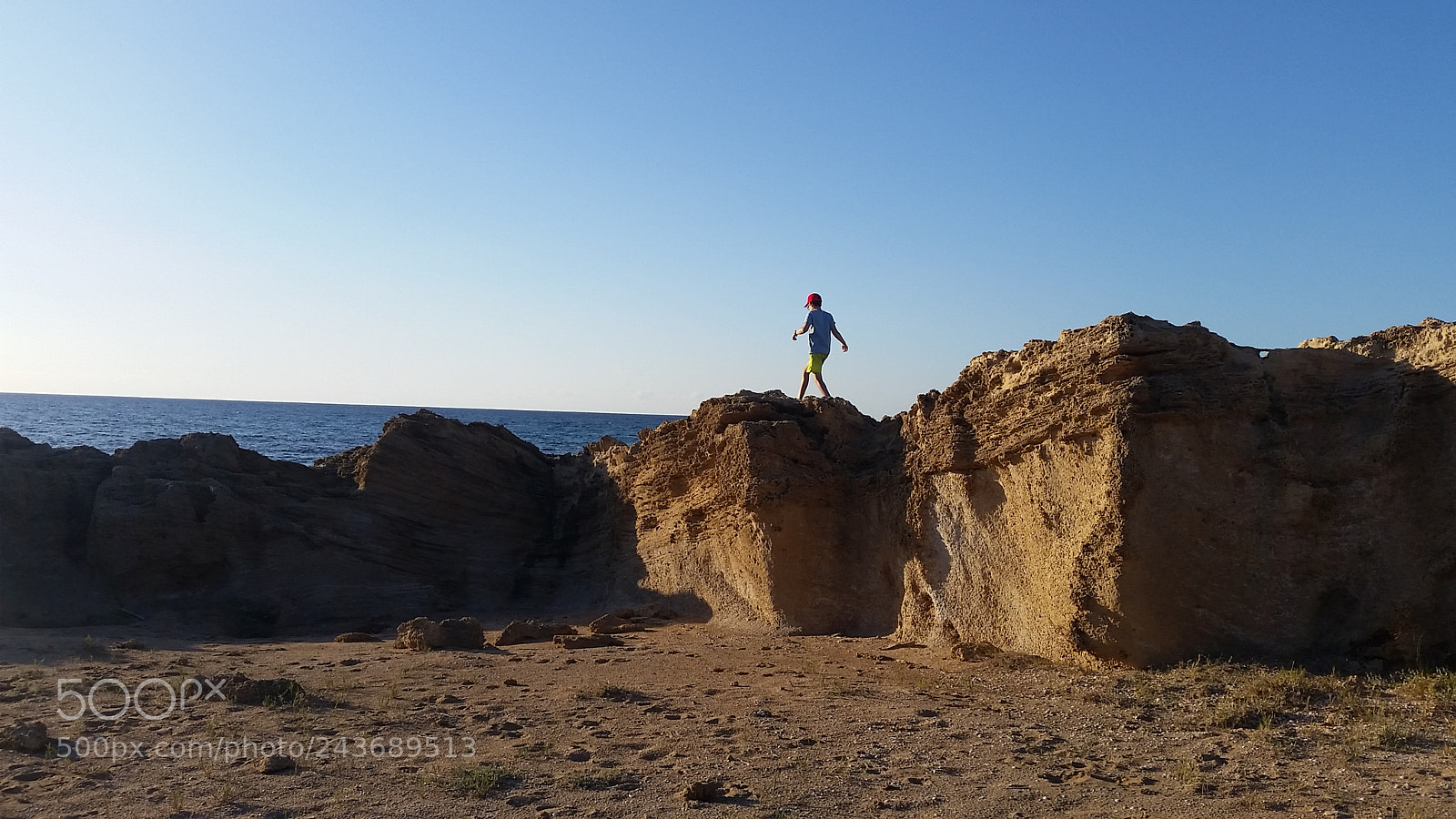 Samsung Galaxy S5 sample photo. Cliffs by the sea photography